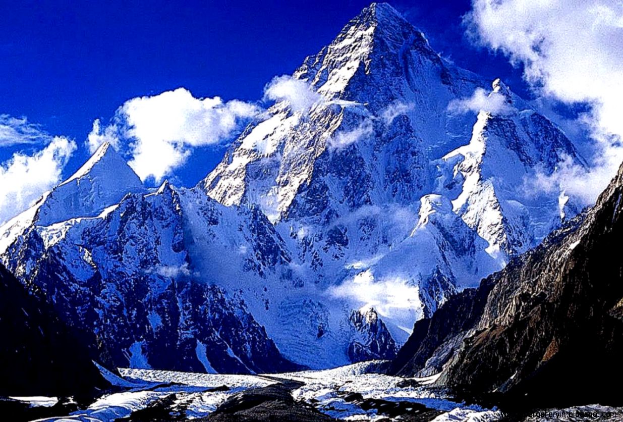 Dreamy Fantasy Ice Mountain Scene Wallpaper Wallpaper - Icy Mountain Hd - HD Wallpaper 