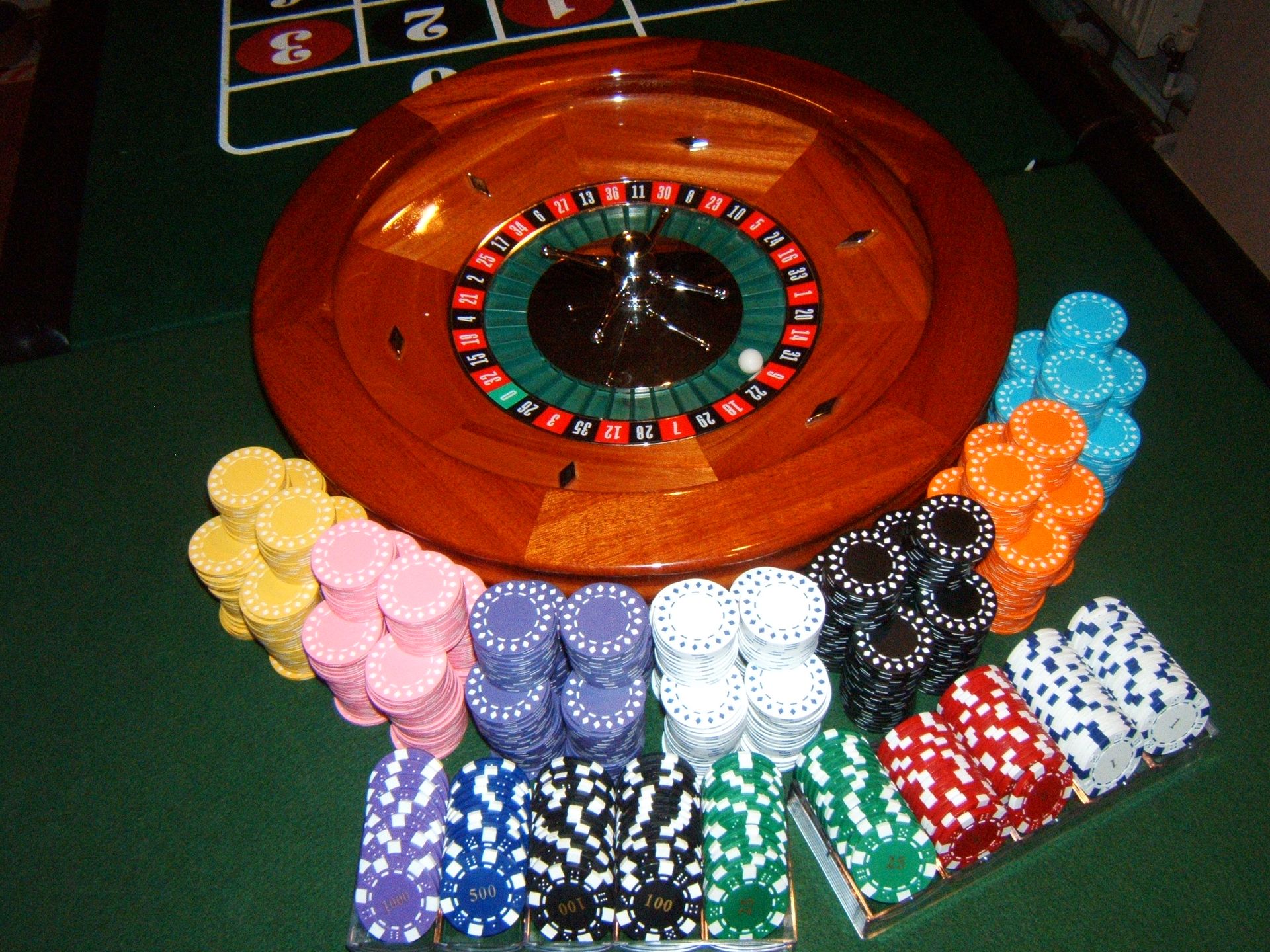 Roulette Chips - HD Wallpaper 