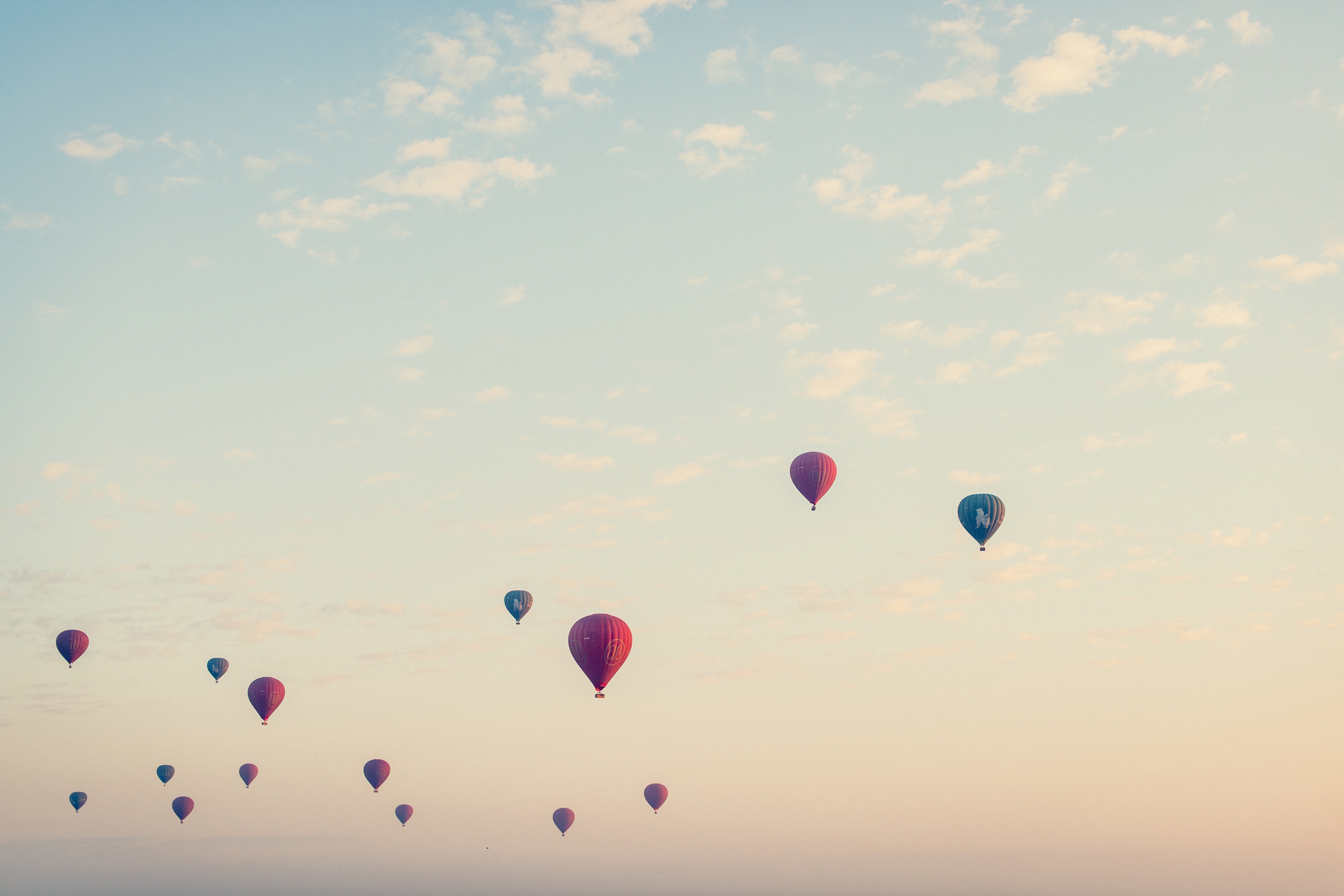 Hot Air Balloon - HD Wallpaper 