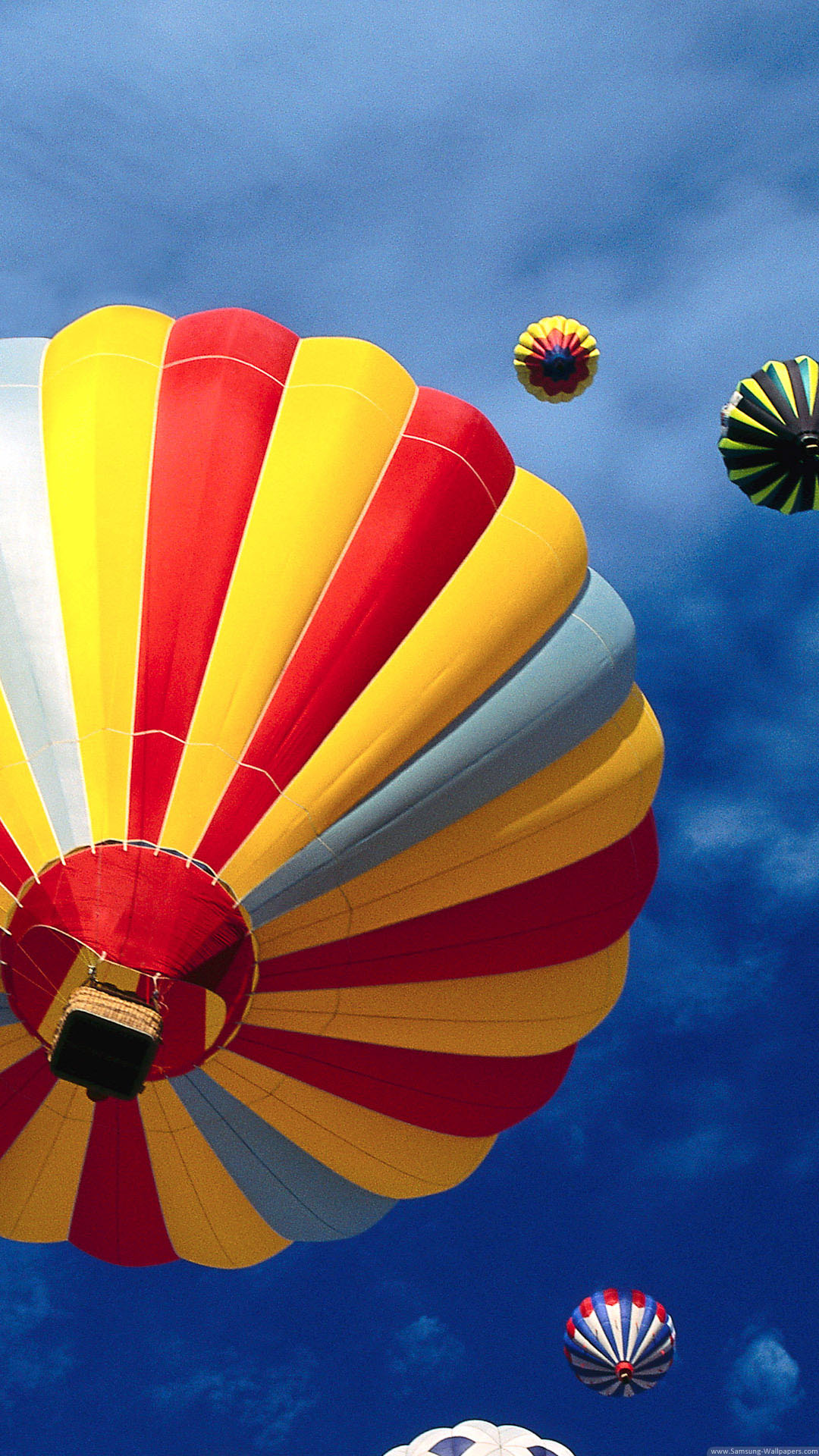 Note Hot Air Balloon - HD Wallpaper 