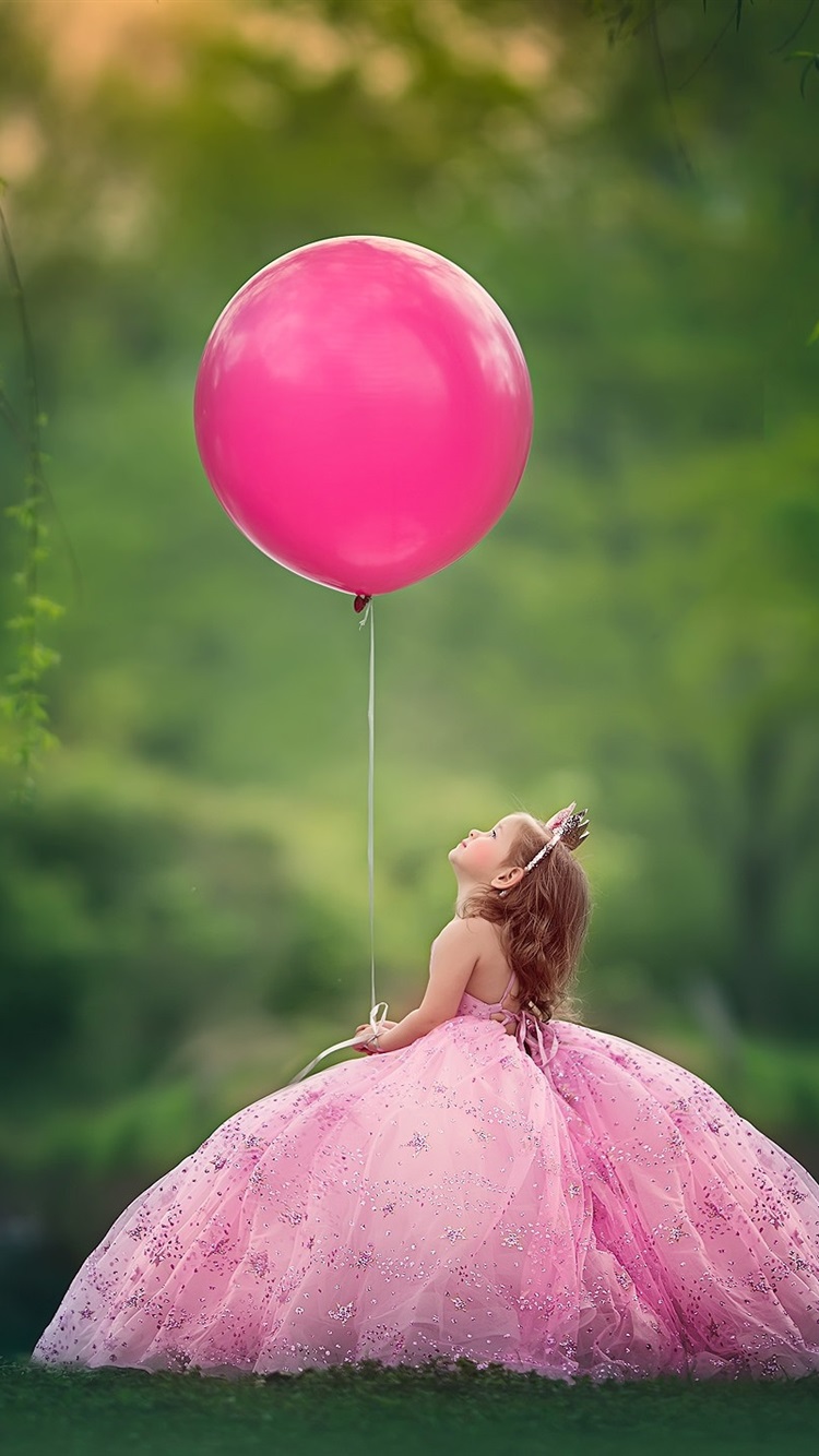 Iphone Wallpaper Little Child Girl Play A Pink Balloon - Iphone Fondos De Pantalla De Niña - HD Wallpaper 