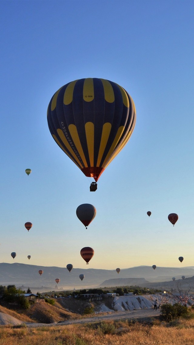 Cappadocia, Turkey, Clean Sky, Balloons - Balloons - HD Wallpaper 