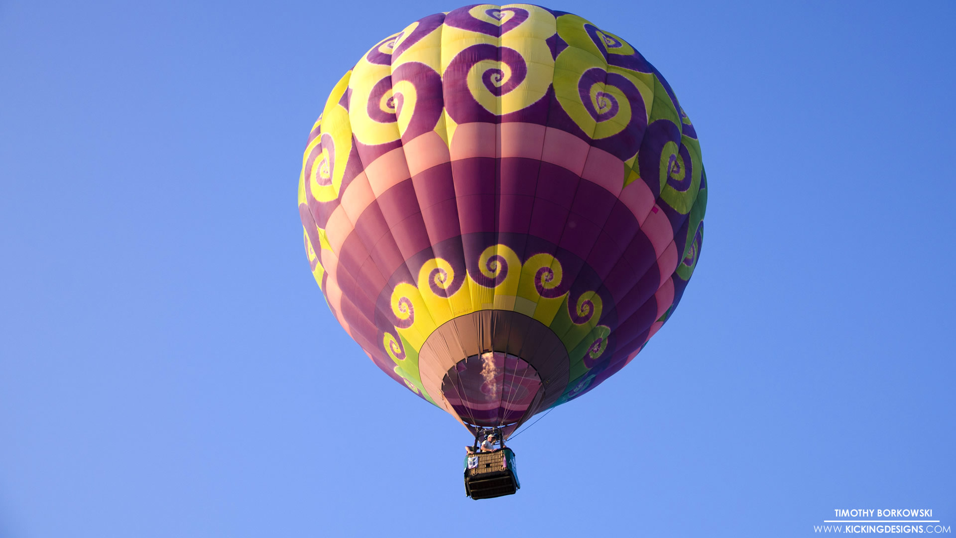 Purple Hot Air Balloons - HD Wallpaper 