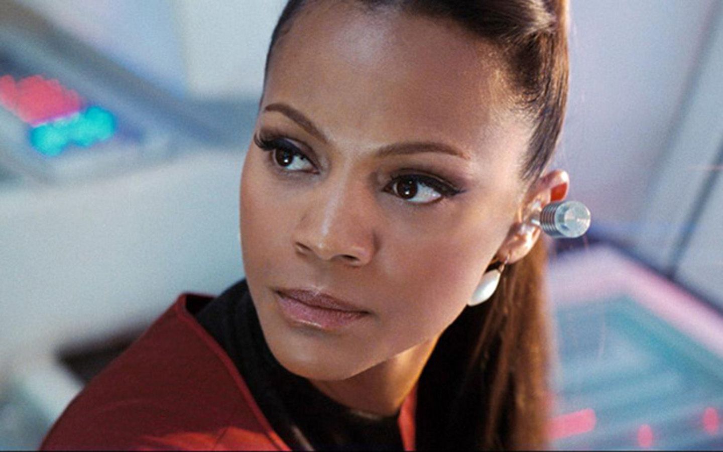 Zoe Saldana In Star Trek 2009 Wallpaper - Zoe Saldana Star Trek - HD Wallpaper 