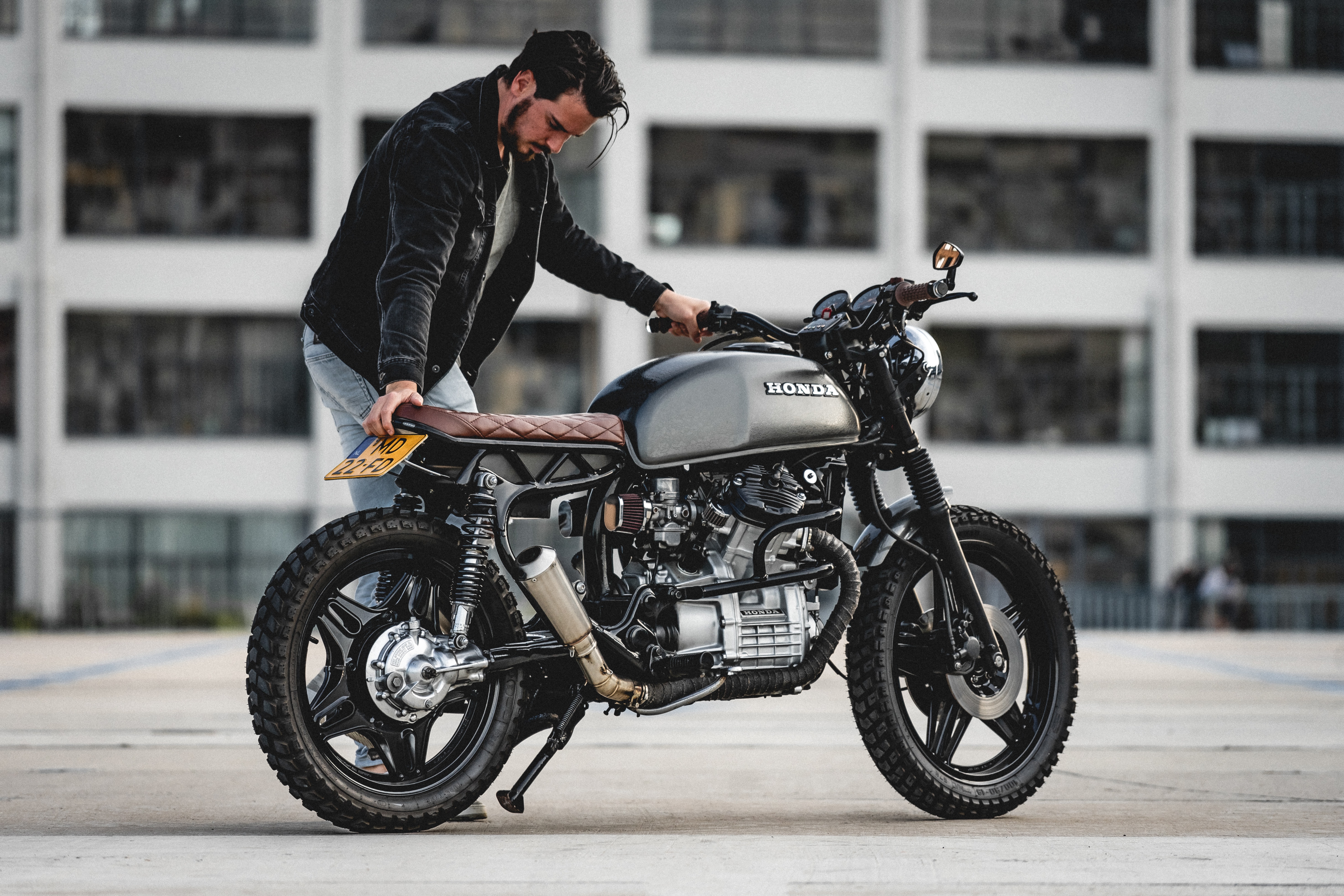 Top Cafe Racer Bikes 2019 - HD Wallpaper 