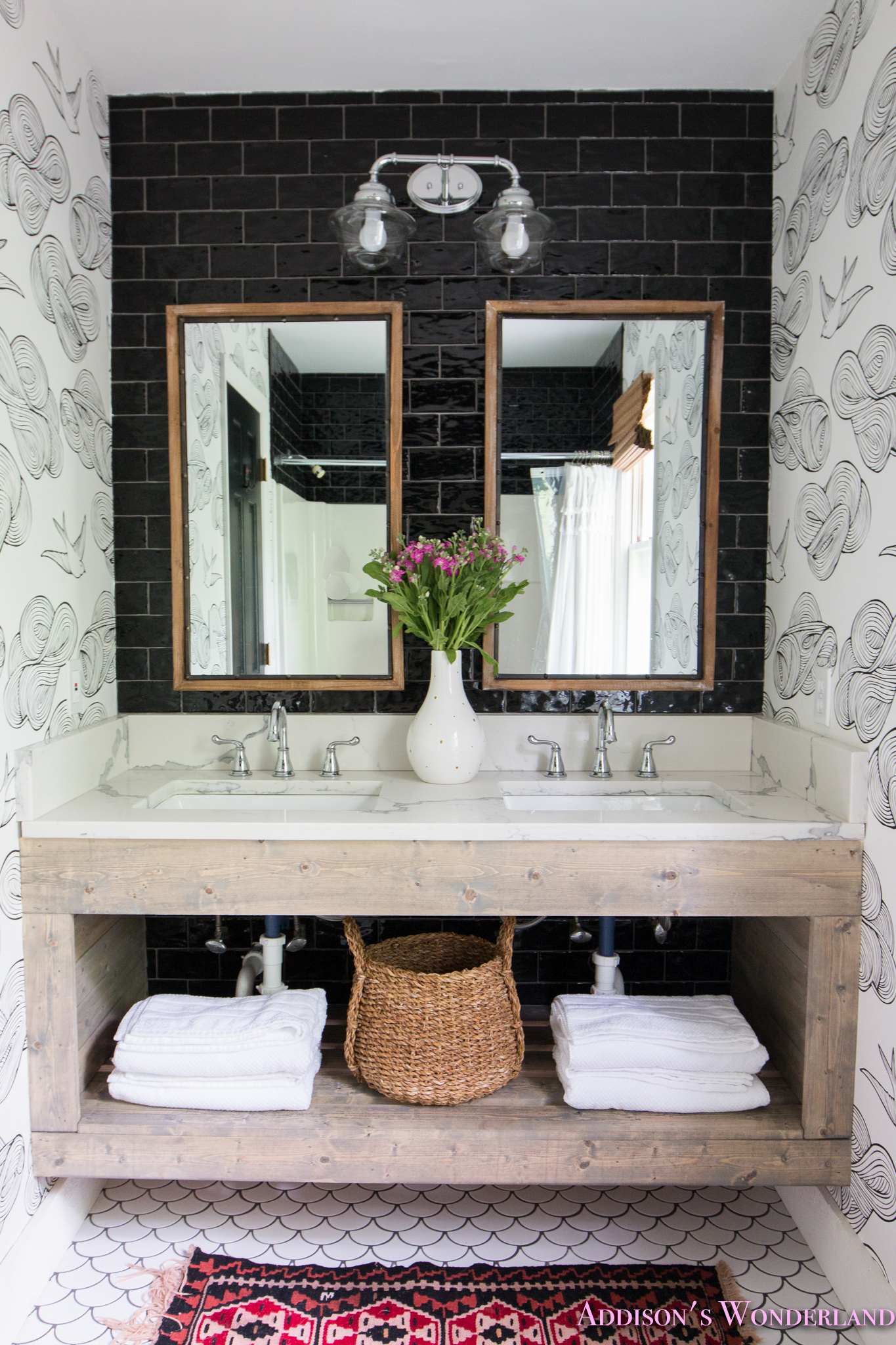 Black Subway Tile Master Bathroom - HD Wallpaper 