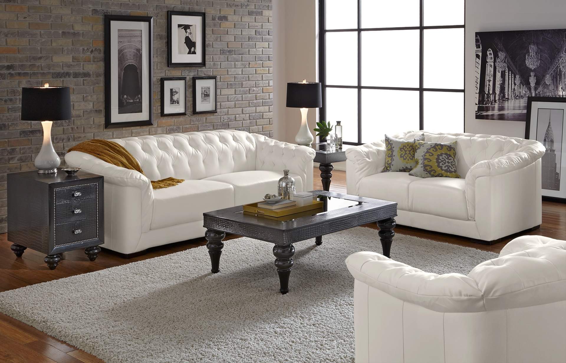 Living Room With White Leather Couch - HD Wallpaper 