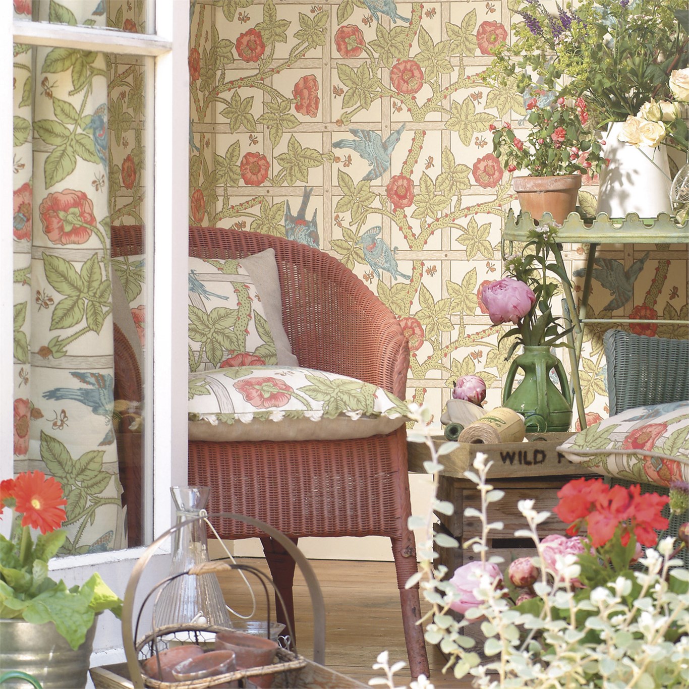 Trellis, A Fabric By Morris & Co - Morris Trellis - HD Wallpaper 