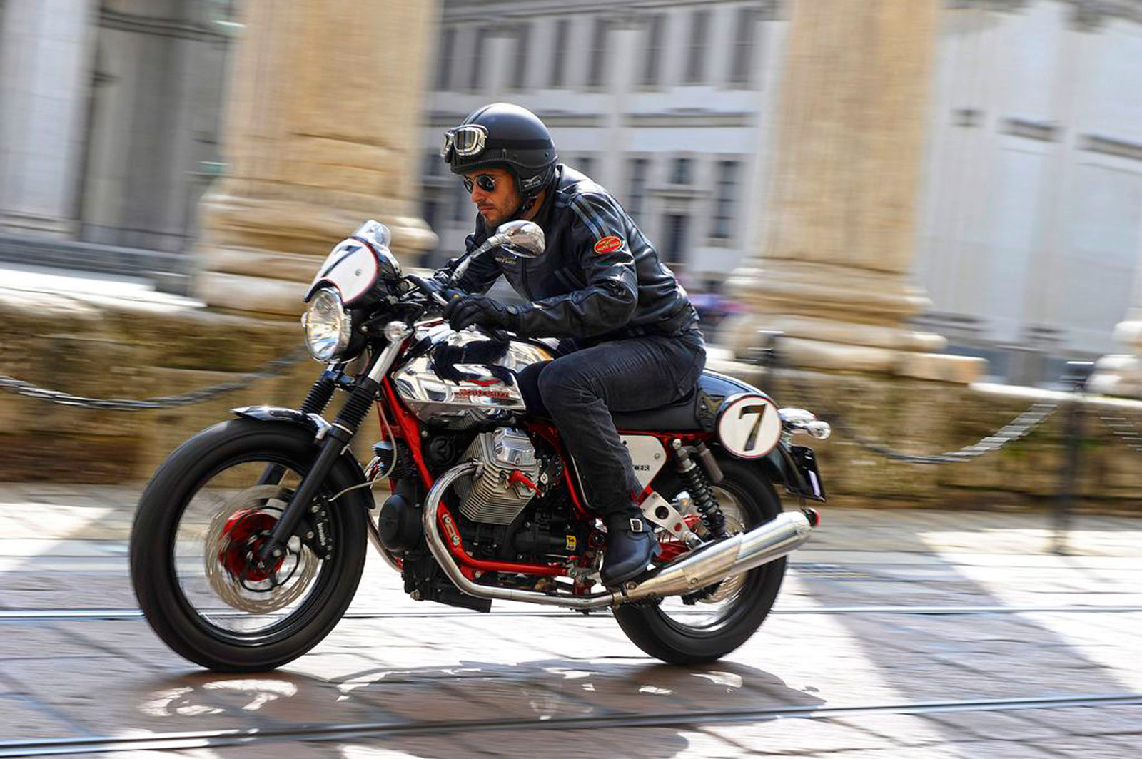 2011 Moto Guzzi V7 Racer - Moto Guzzi V7 Racer 2010 - HD Wallpaper 