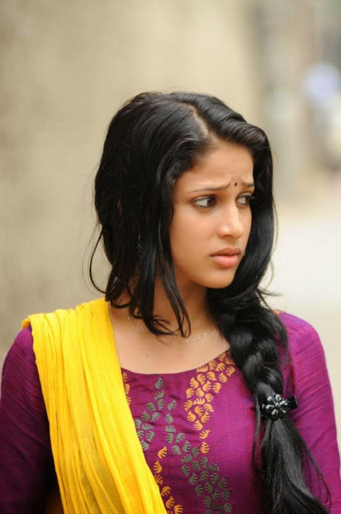 Beautiful Heroine Wallpaper - Lavanya Tripathi In Andala Rakshasi - HD Wallpaper 