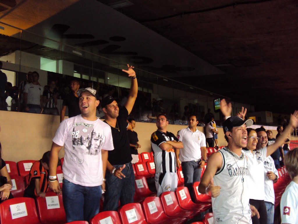 Crowd - HD Wallpaper 