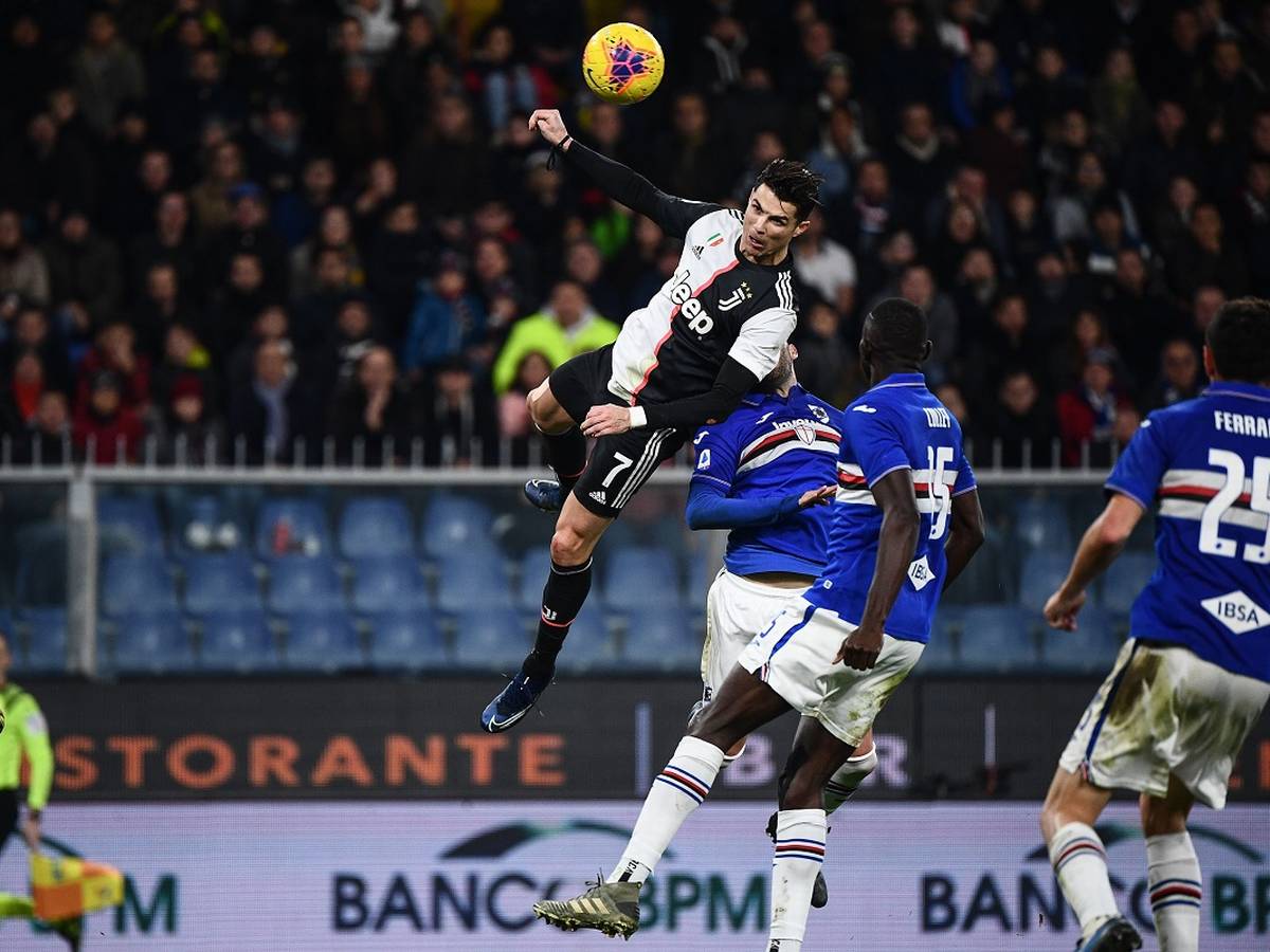 Ronaldo Header Vs Sampdoria - HD Wallpaper 