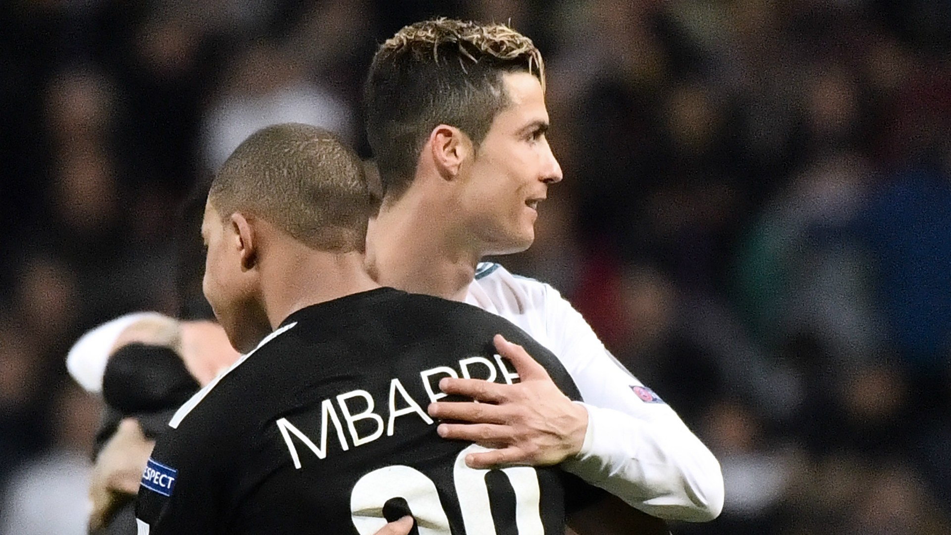 Kylian Mbappe And Cristiano Ronaldo - HD Wallpaper 