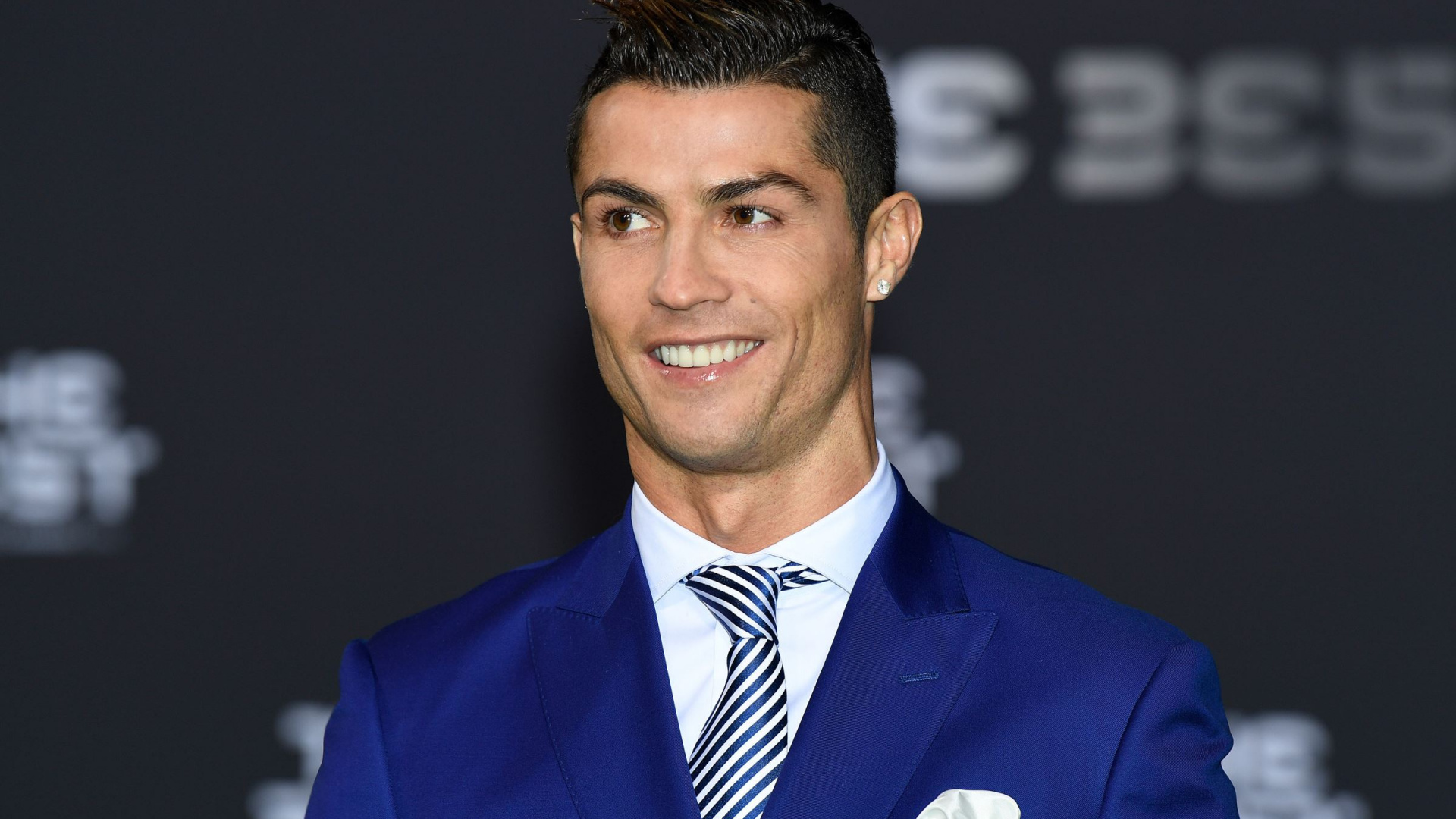 Ronaldo Hd Wallpaper Download - HD Wallpaper 