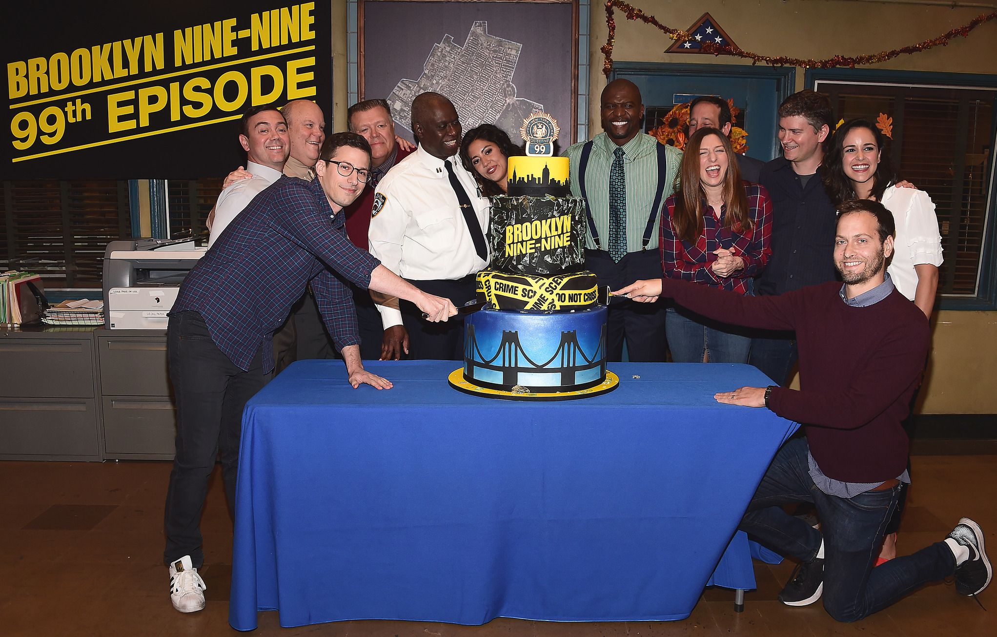 Brooklyn Nine Nine Cake - Brooklyn Nine Nine 99th Episode - HD Wallpaper 