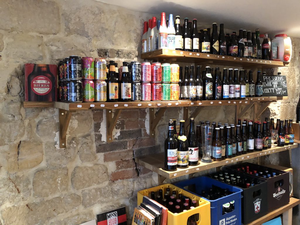 Liquor Store - HD Wallpaper 