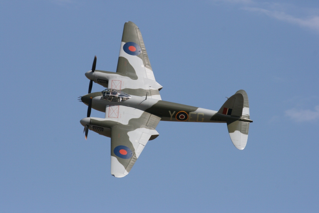 De Havilland Mosquito High Quality Background On Wallpapers - Lockheed P-38 Lightning - HD Wallpaper 
