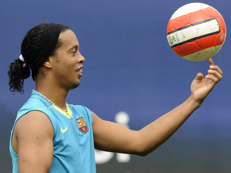 Ronaldinho - HD Wallpaper 