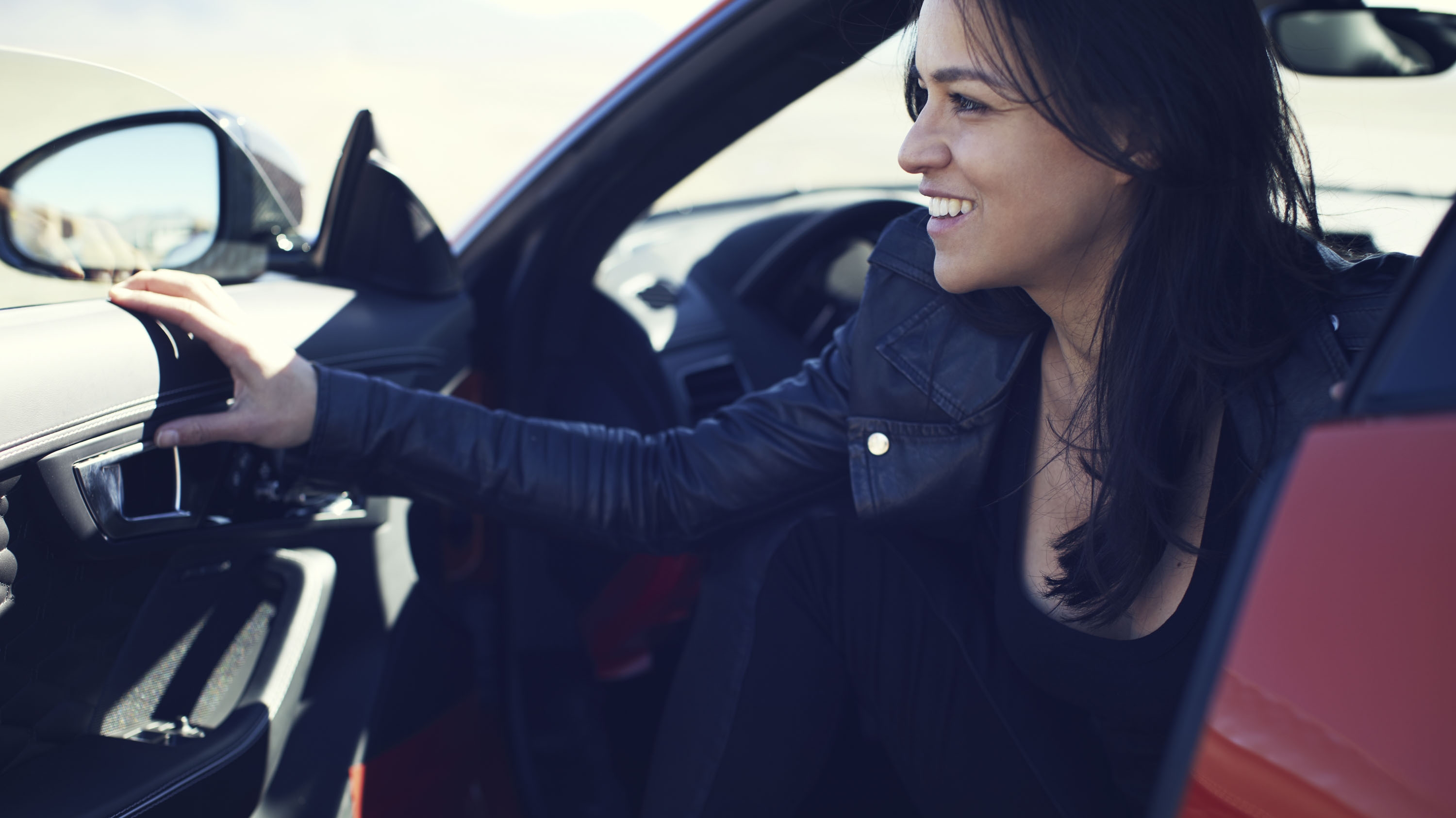 Michelle Rodriguez Jaguar - HD Wallpaper 