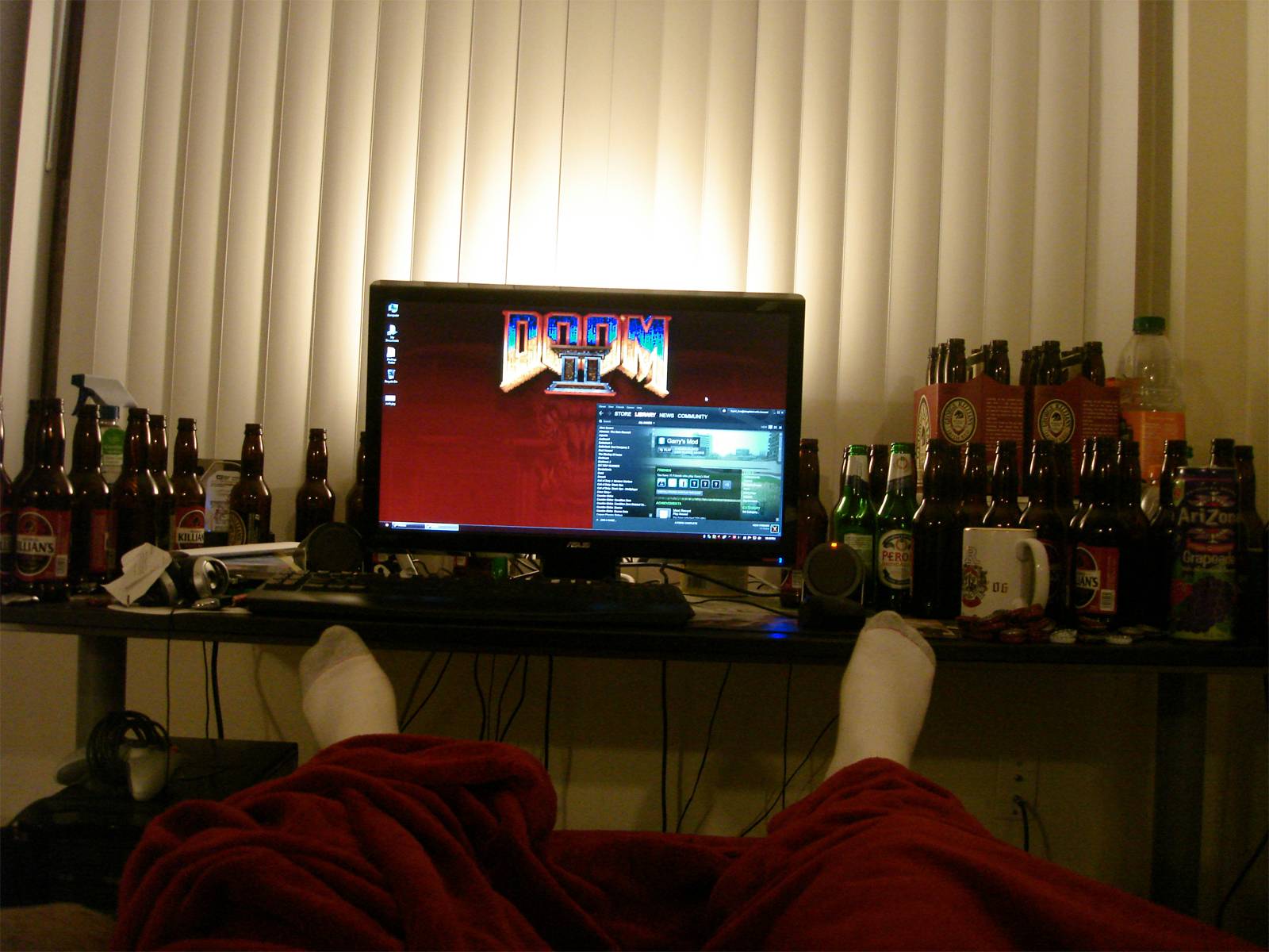 Gamer Alone In Room - HD Wallpaper 