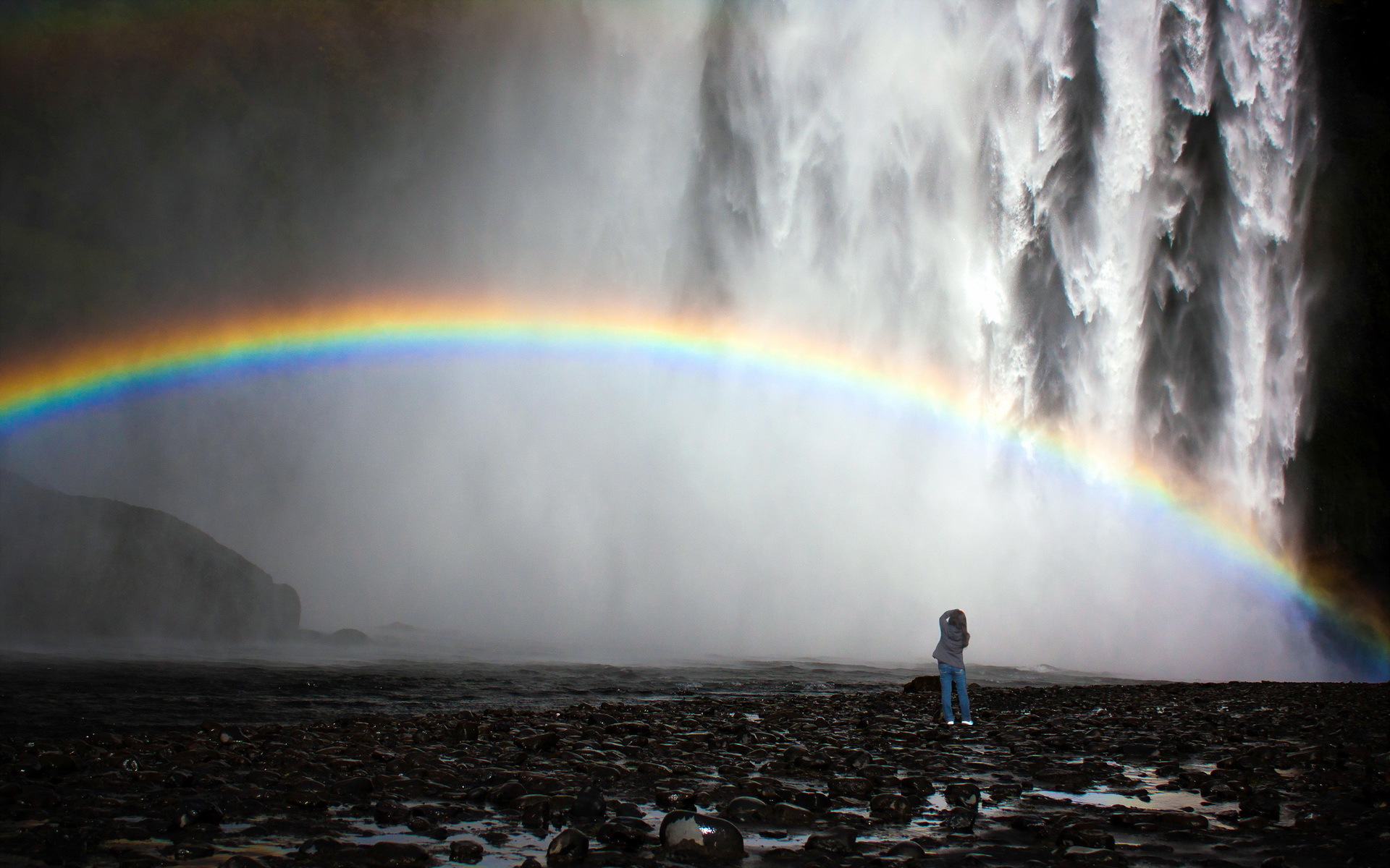 Waterfall And Rainbow Wallpapers - Rainbow And Fog - HD Wallpaper 
