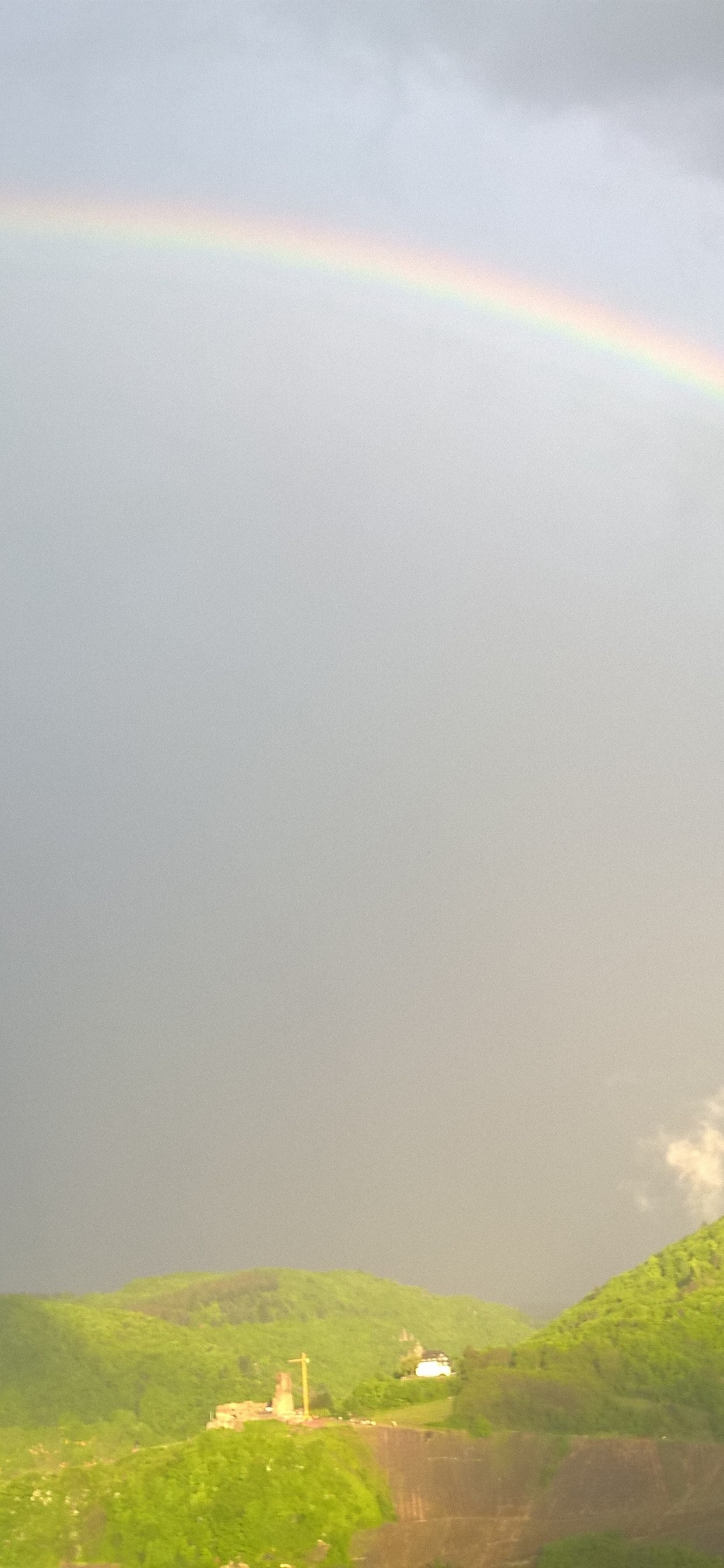 Iphone Wallpaper Rainbow, Mountain, Nature, Fog - Rainbow - HD Wallpaper 