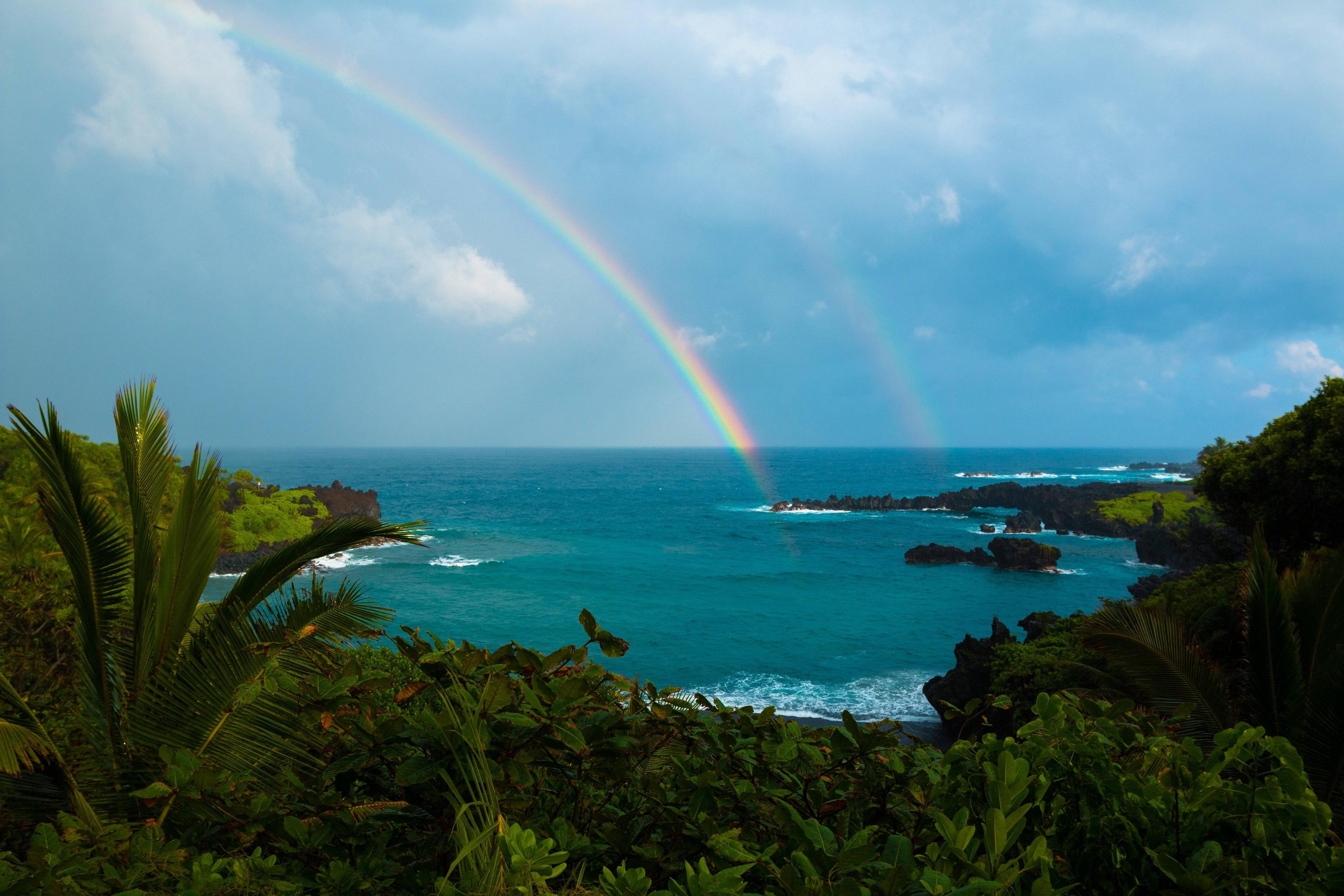 Rainbow Island Wallpaper - Hd Hawaii Rainbow Background - HD Wallpaper 