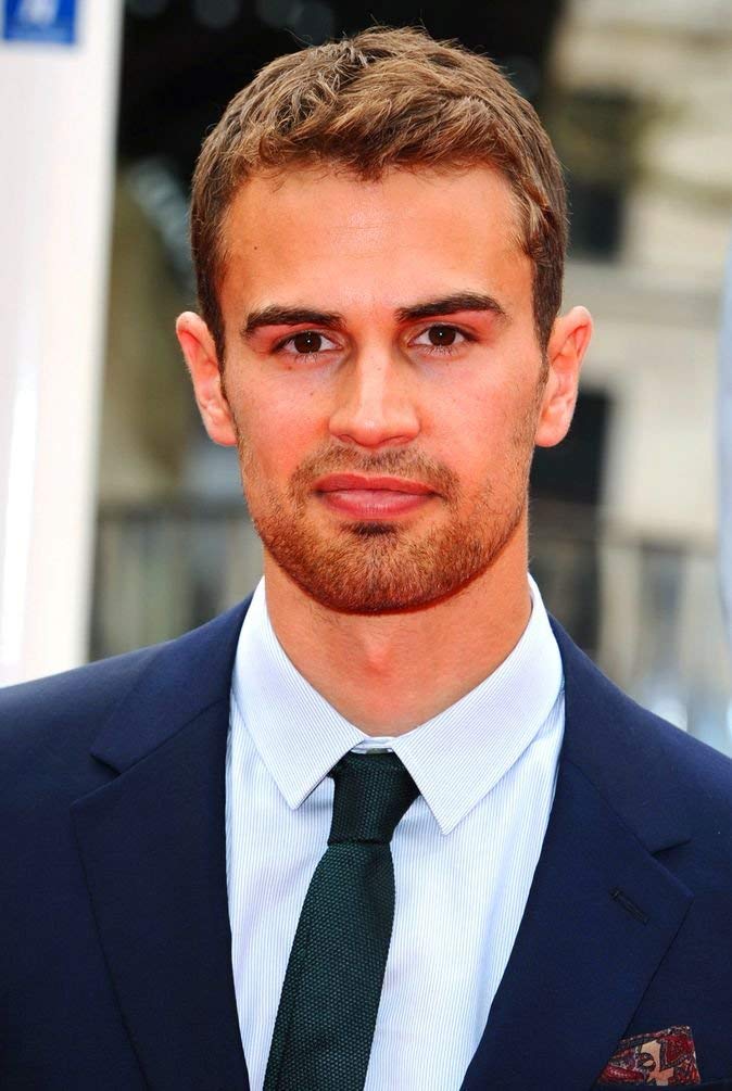 Theo James - HD Wallpaper 