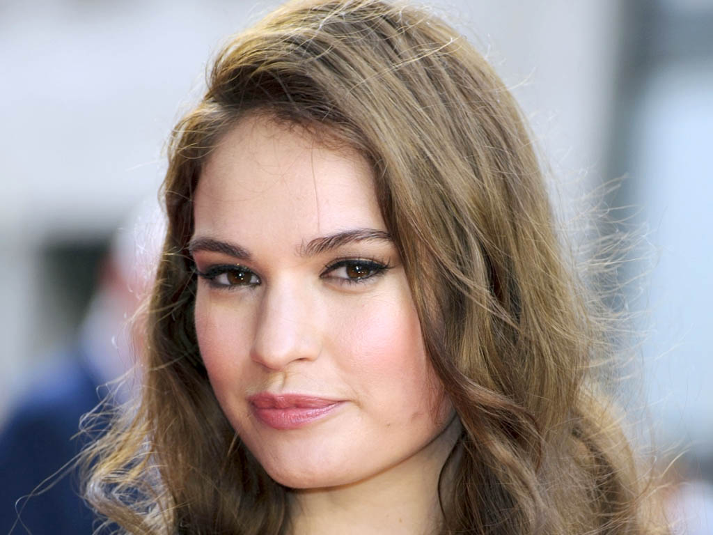 Cinderella Actress - HD Wallpaper 