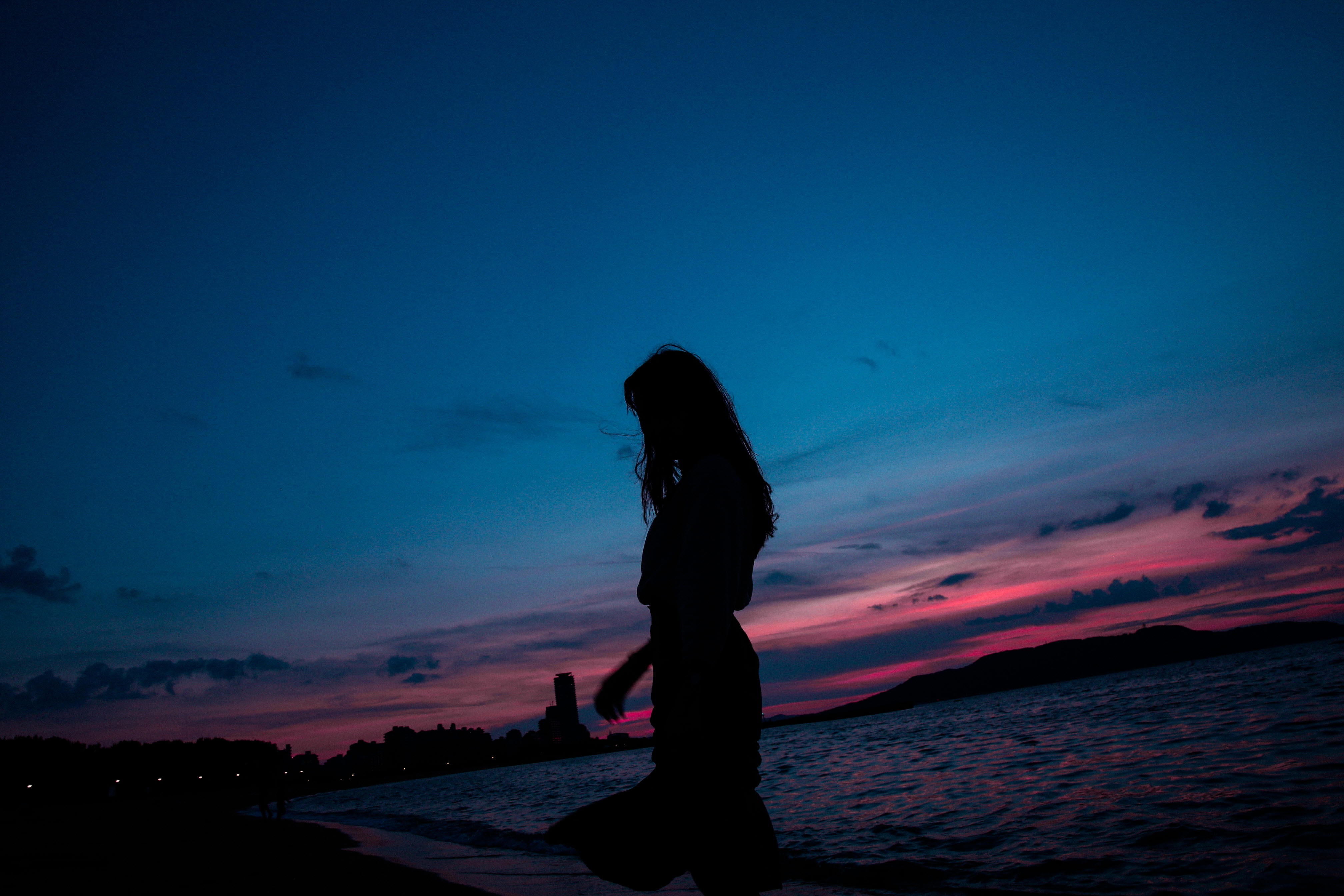 Download Wallpaper Silhouette, Girl, Night Hd Background - Woman Silhouette Night Sky - HD Wallpaper 