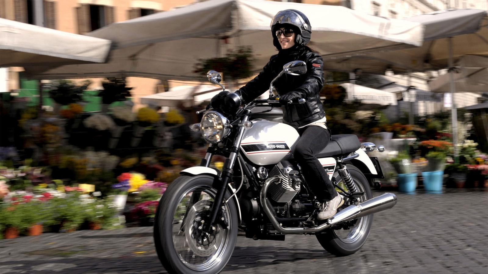 Wallpaper Girl, Biker, Motorcycle, Movement, Speed - Moto Guzzi V7 Girl - HD Wallpaper 