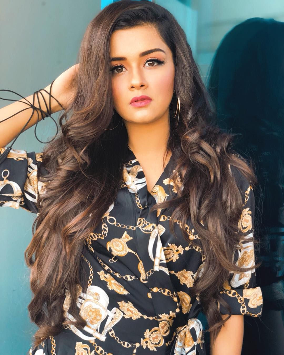 Avneet Kaur - HD Wallpaper 