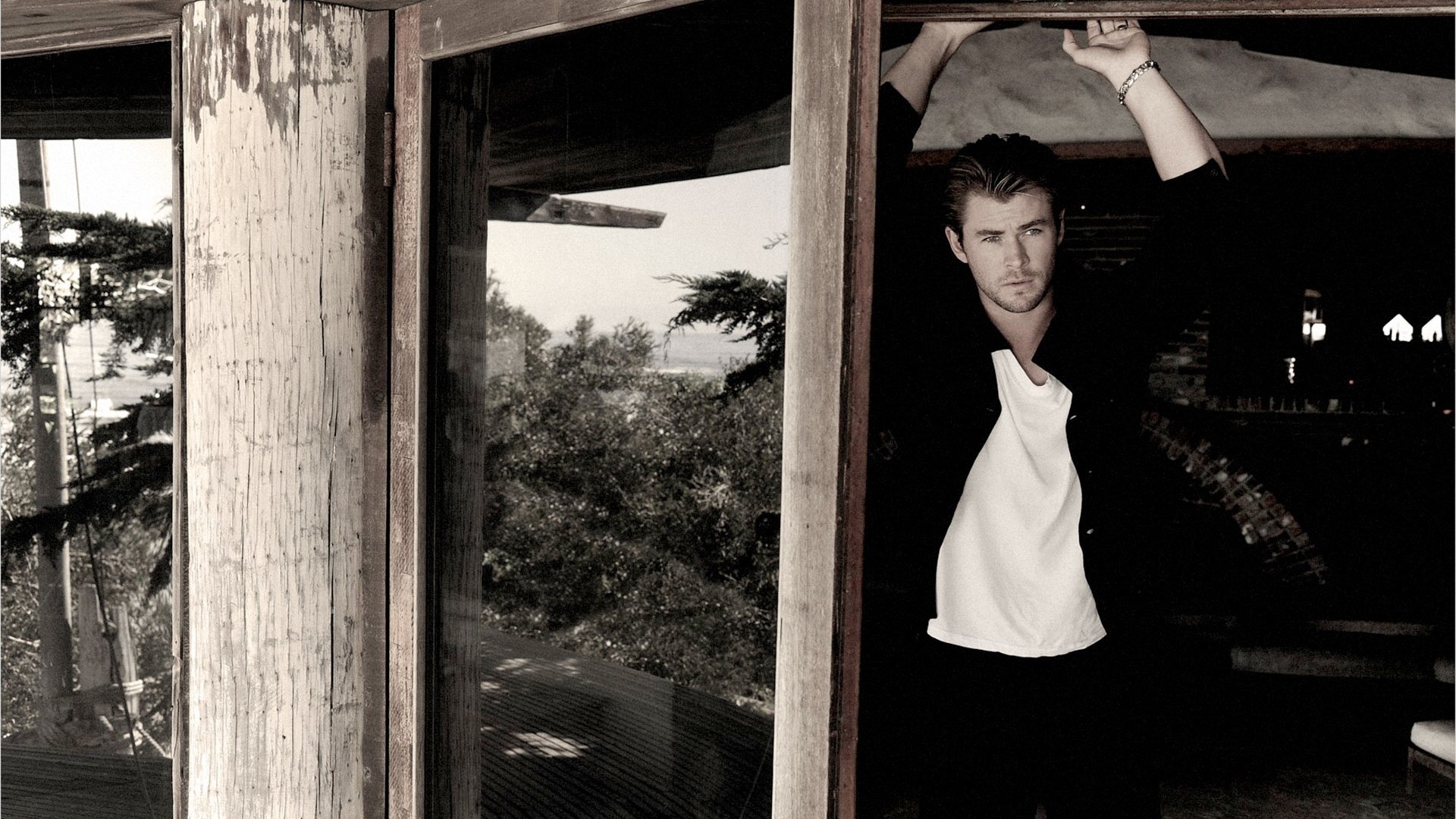 Chris Hemsworth Celebrity Photoshoot - Chris Hemsworth In Hd - HD Wallpaper 