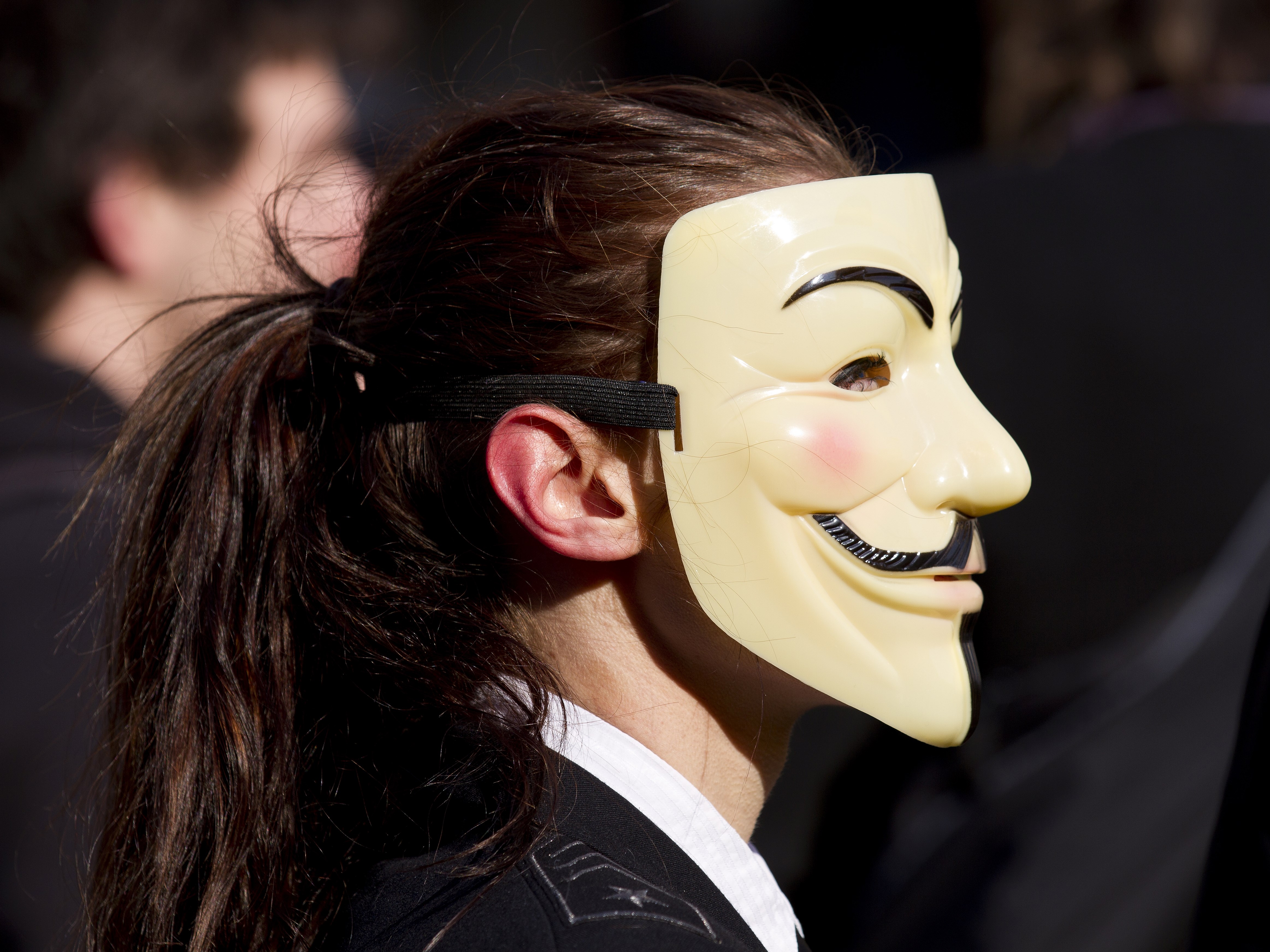 Girl Wearing Anonymous Mask - HD Wallpaper 