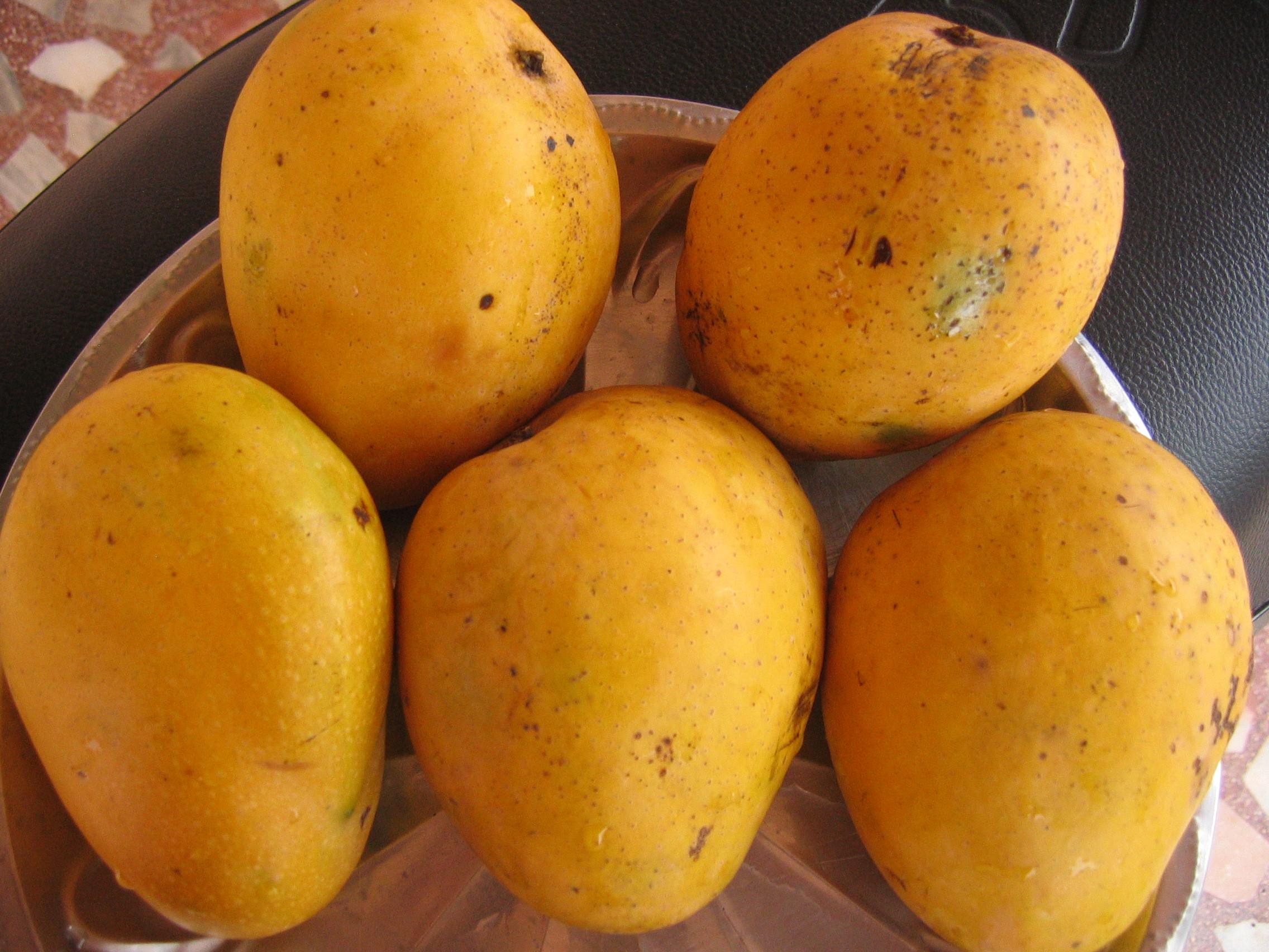 Food Mango Hd Wallpaper - Mango Fruit - HD Wallpaper 