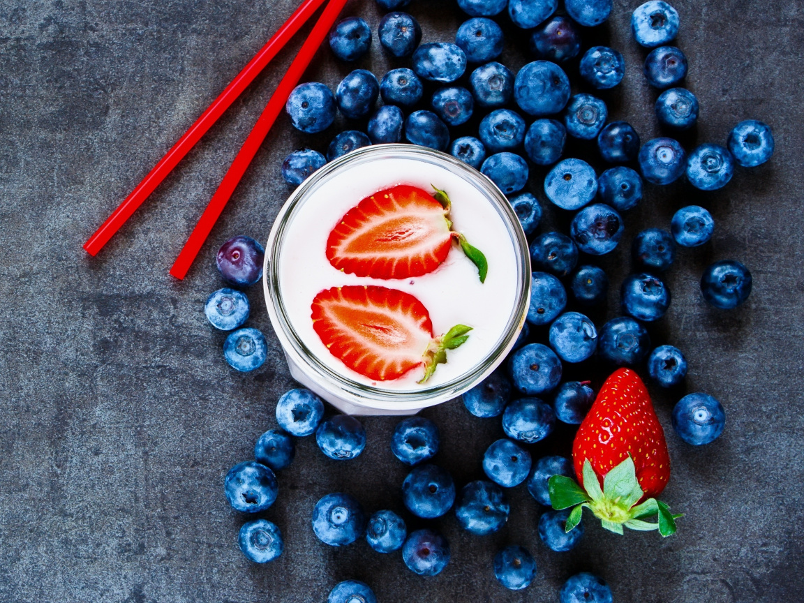 Blueberries, Milkshake, Strawberry, Drink, Wallpaper - Blueberry - HD Wallpaper 