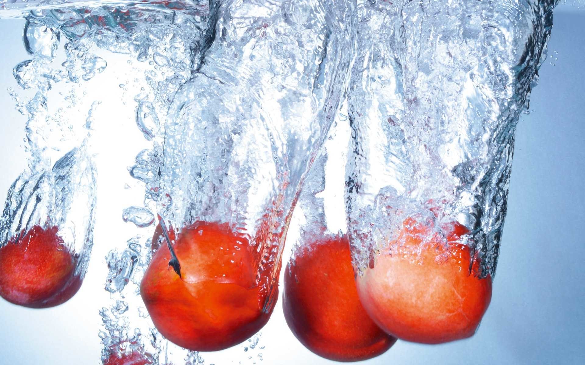 Fruits In Water - HD Wallpaper 