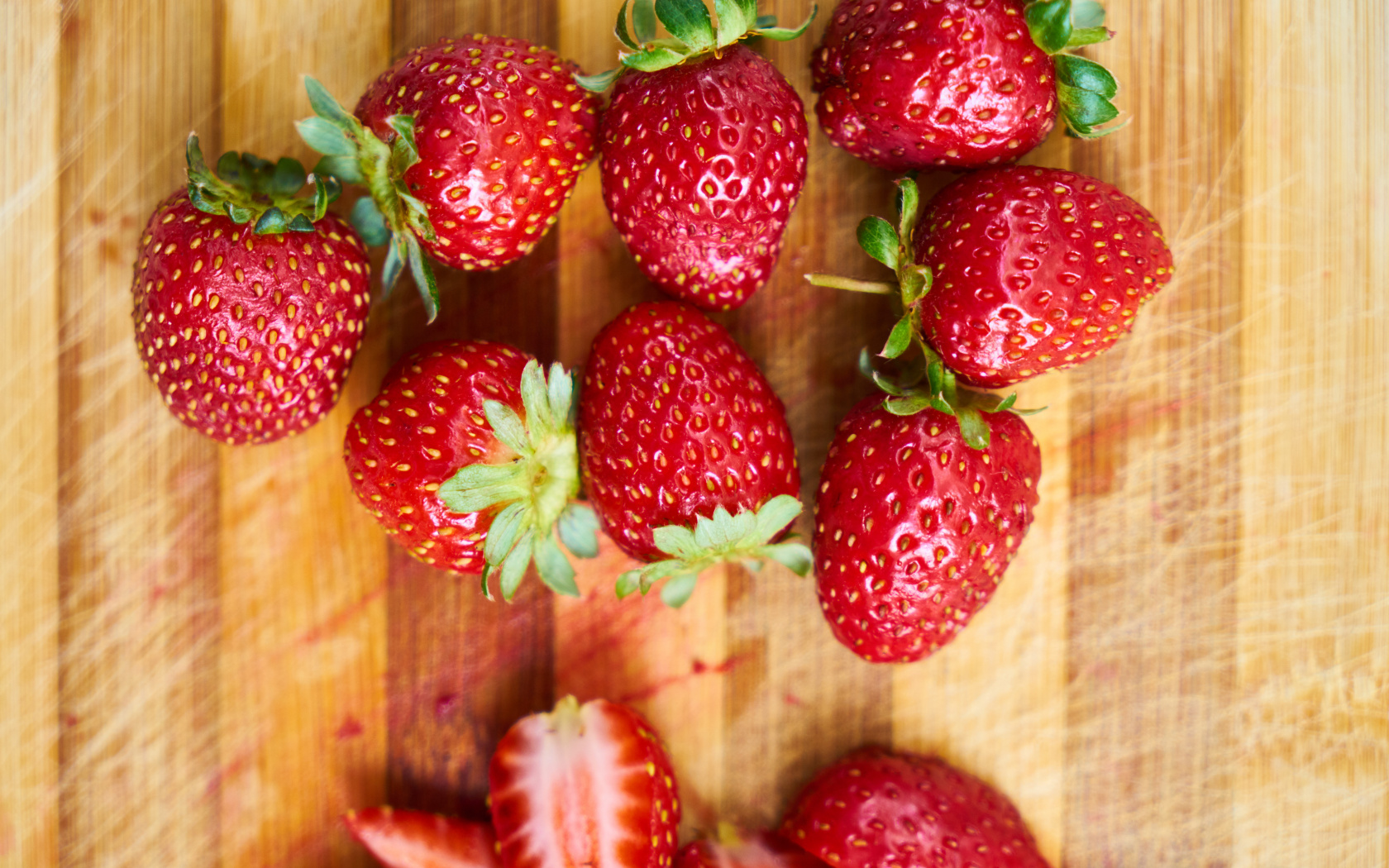 Strawberry, Red Fruits, Slices, Wallpaper - Strawberry - HD Wallpaper 