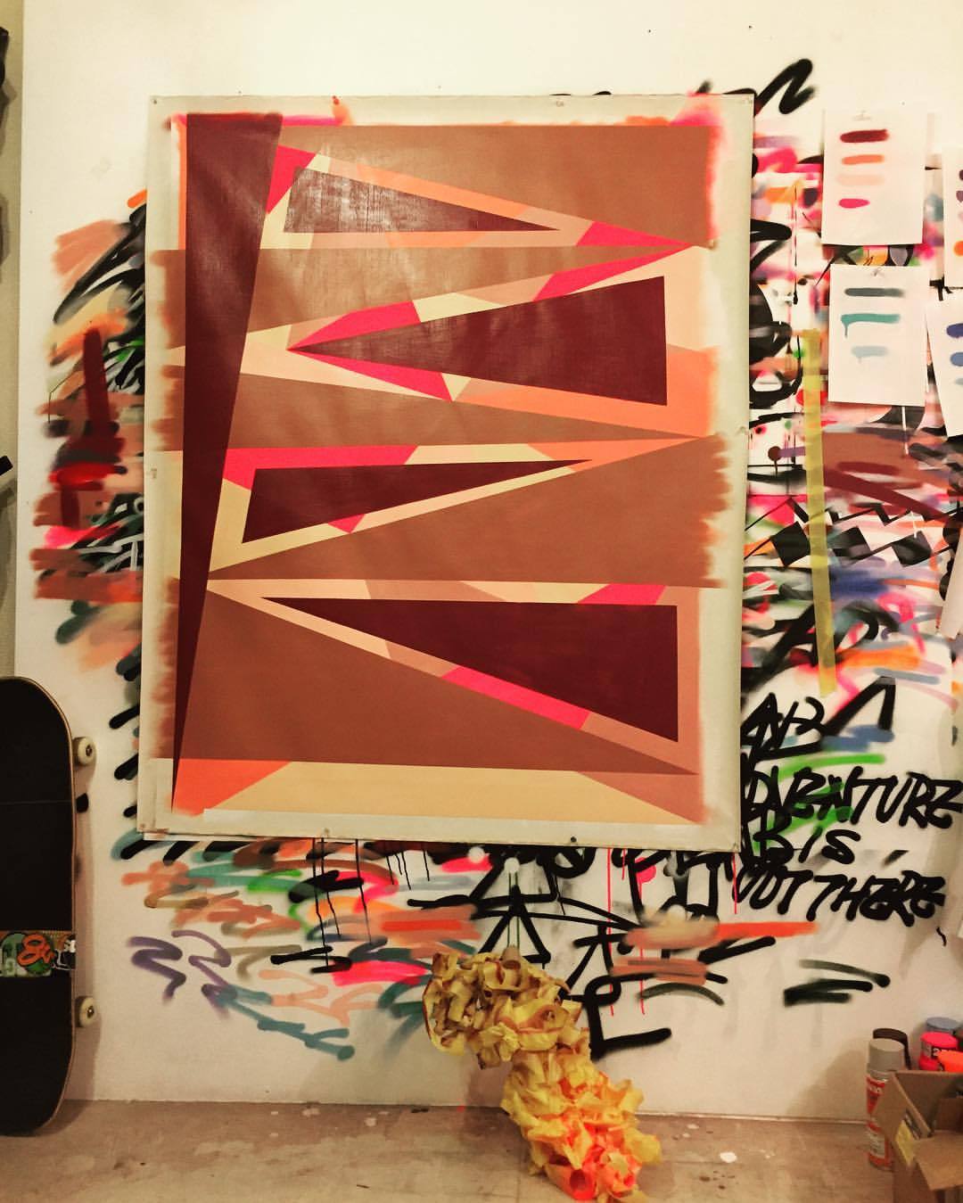 East By West - Shelf - HD Wallpaper 