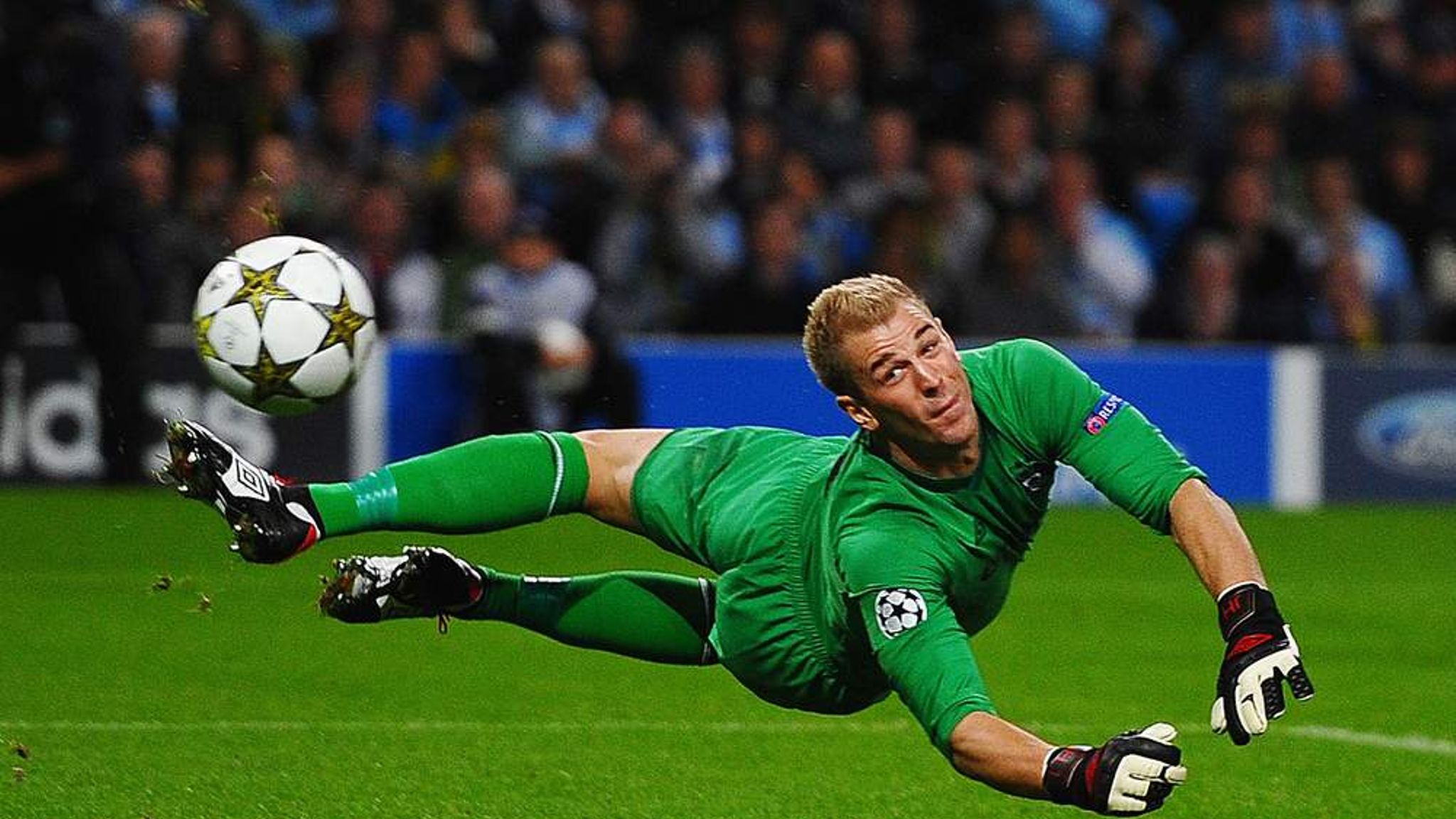 Joe Hart Makes Save For Manchester City - Best Keeper In Champions Leages - HD Wallpaper 