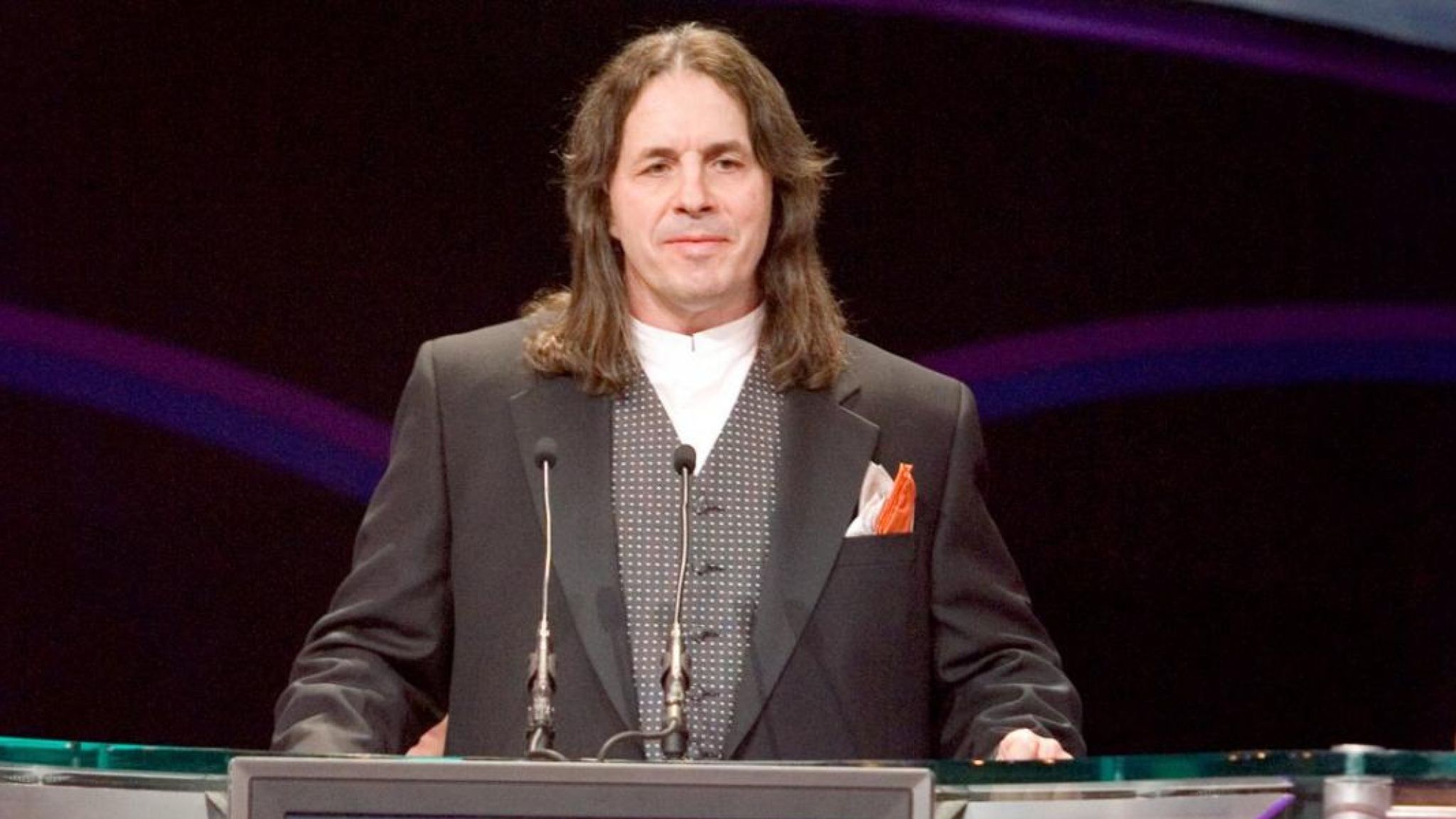 Bret Hart Was Inducted Into The Hall Of Fame In 2006 - Bret Hart Wwe Hall Of Fame 2006 - HD Wallpaper 