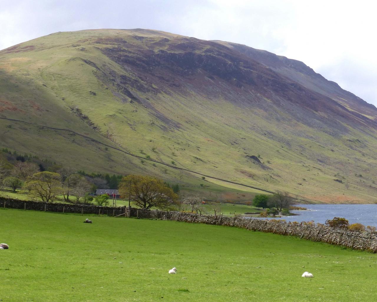 Lake District, England - Hill - HD Wallpaper 