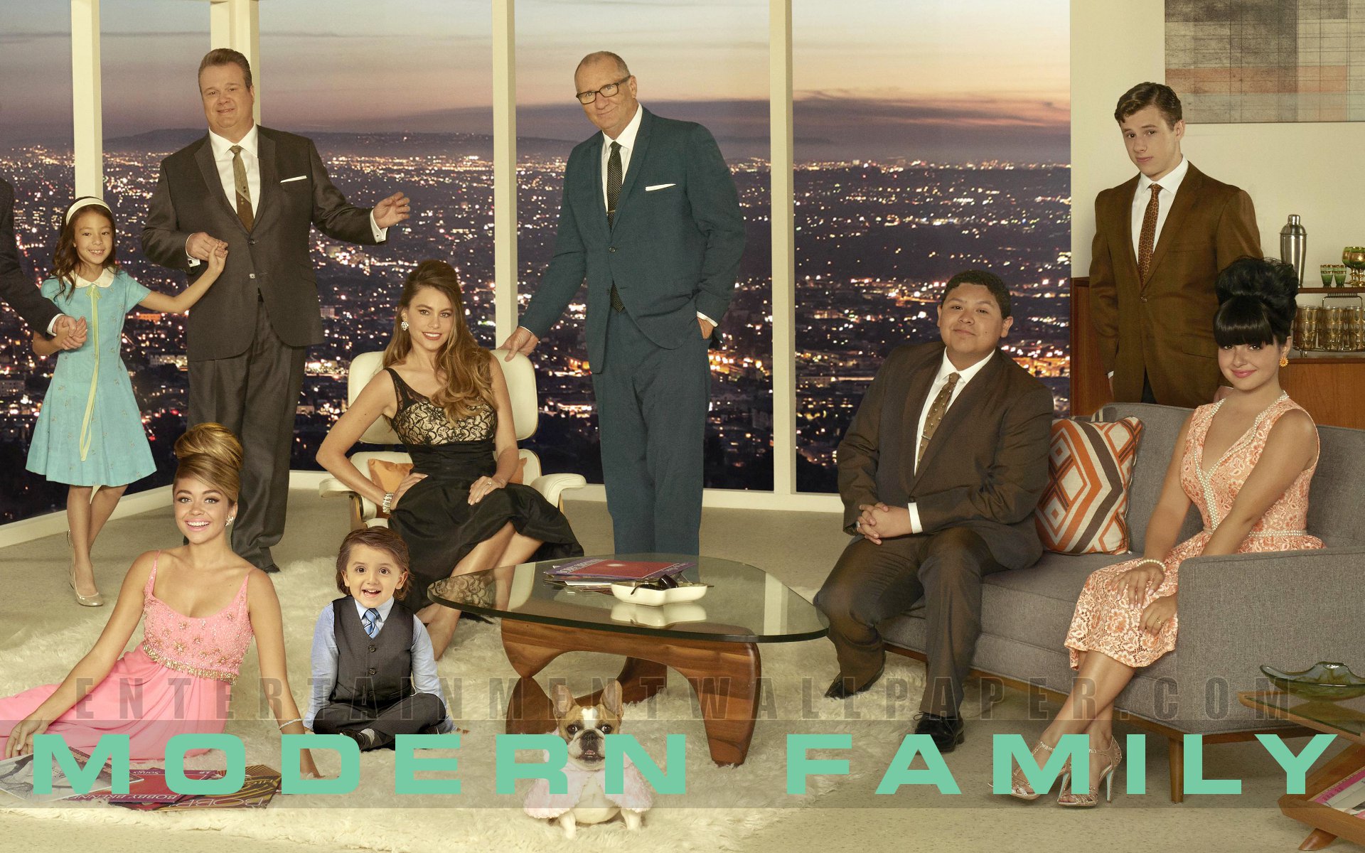 Modern Family Season 11 Andy - HD Wallpaper 