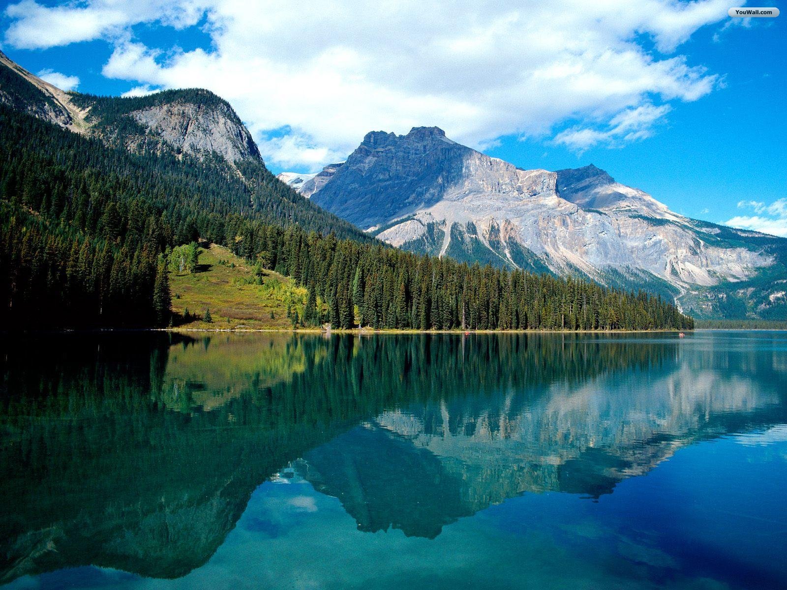Emerald Lake - HD Wallpaper 