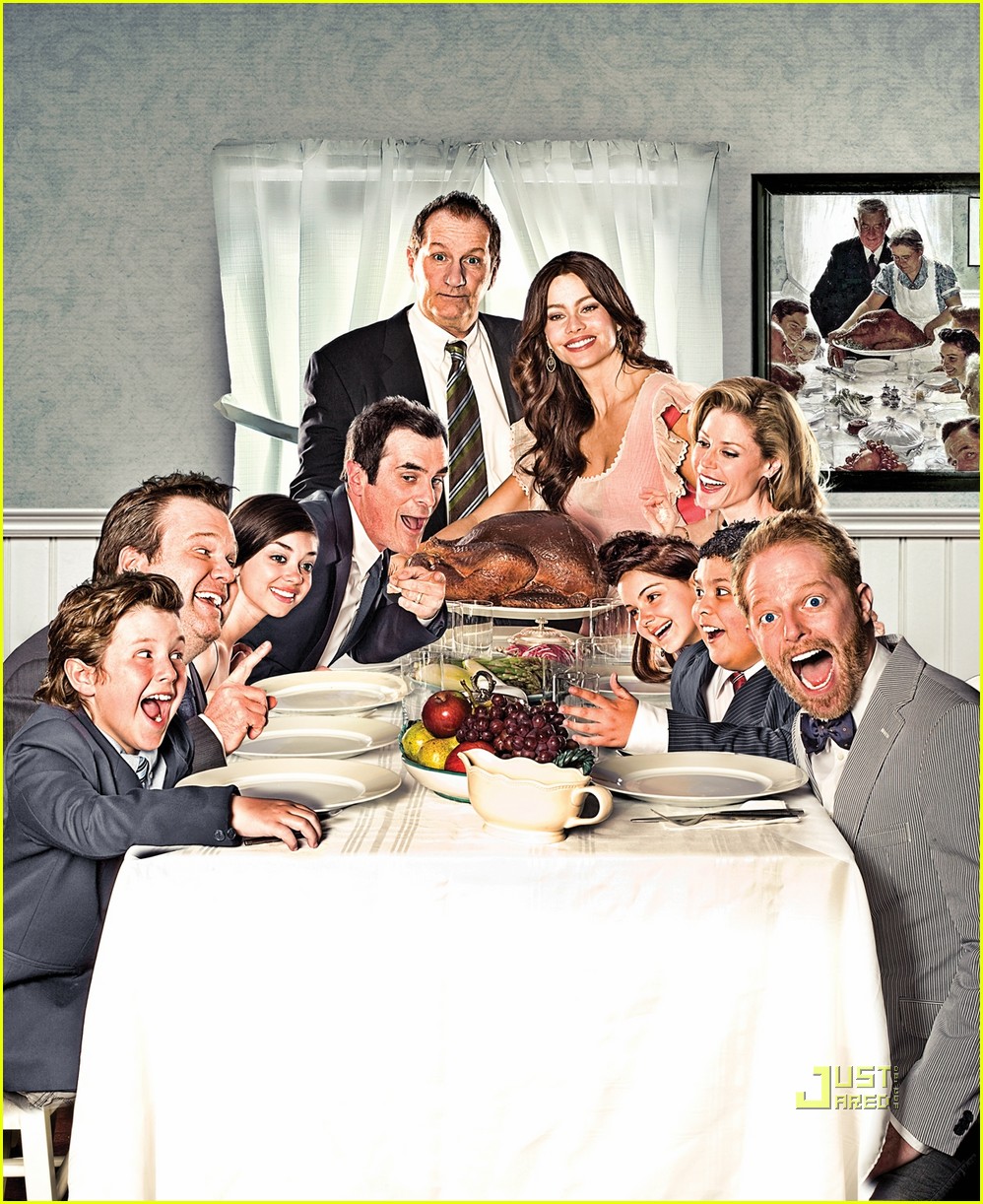 Modern Family Thanksgiving Episodes - HD Wallpaper 