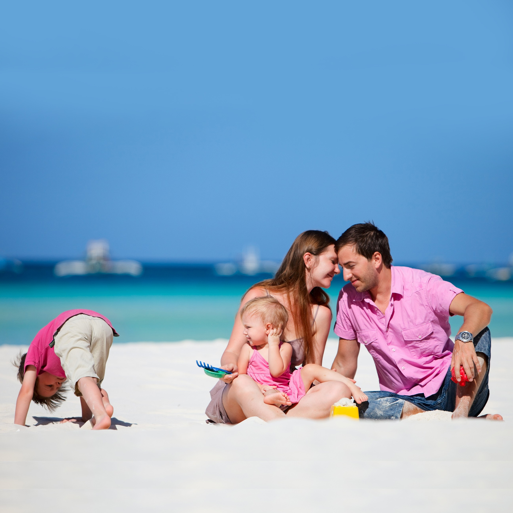 Happy Family - HD Wallpaper 