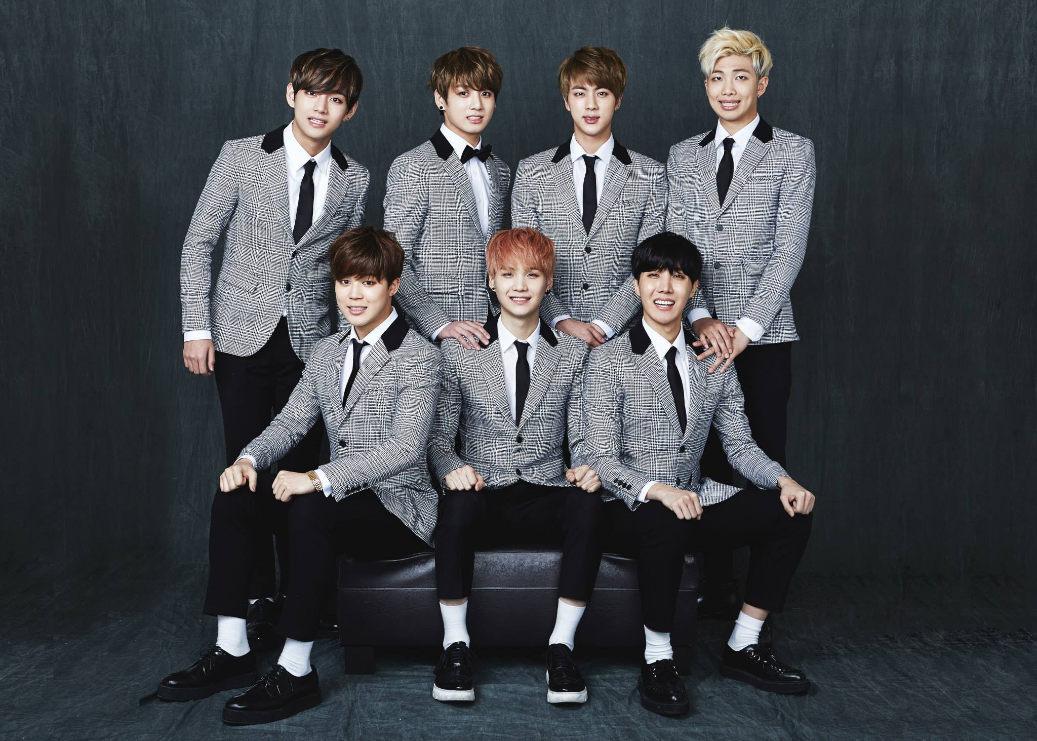 Bts 2nd Anniversary 가족사진 Real Family Picture - Bts Wallpaper Full Hd - HD Wallpaper 
