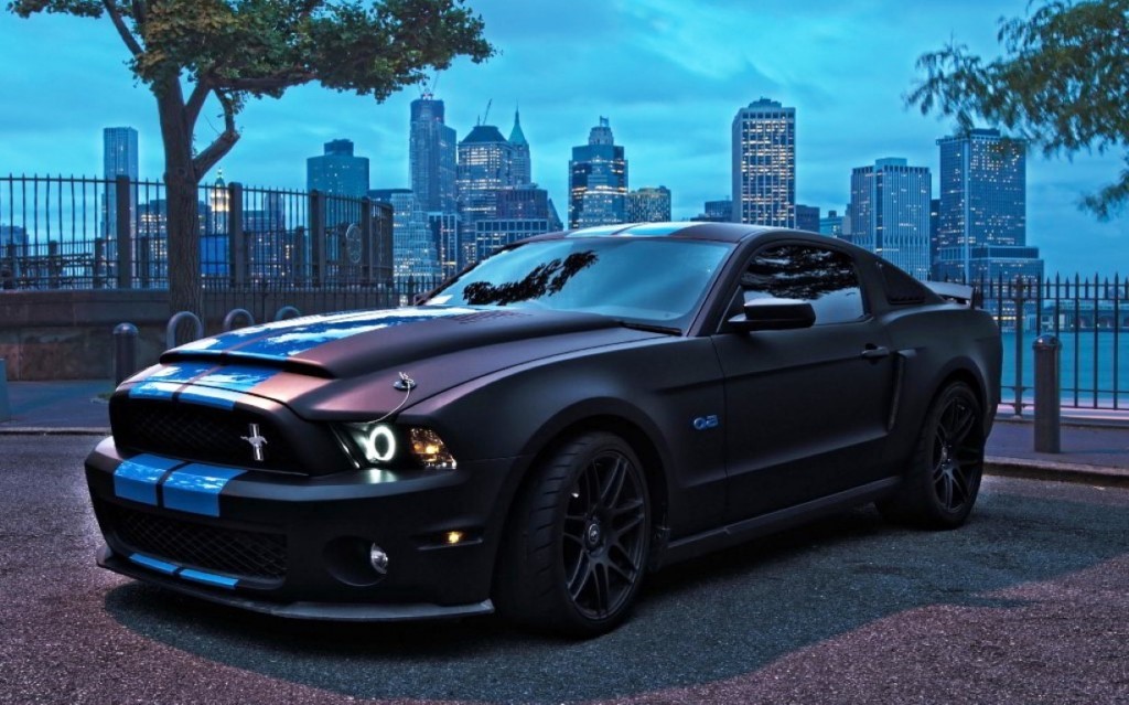 Black Ford Mustang Shelby - HD Wallpaper 