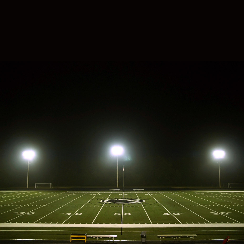 Football Field At Night - HD Wallpaper 