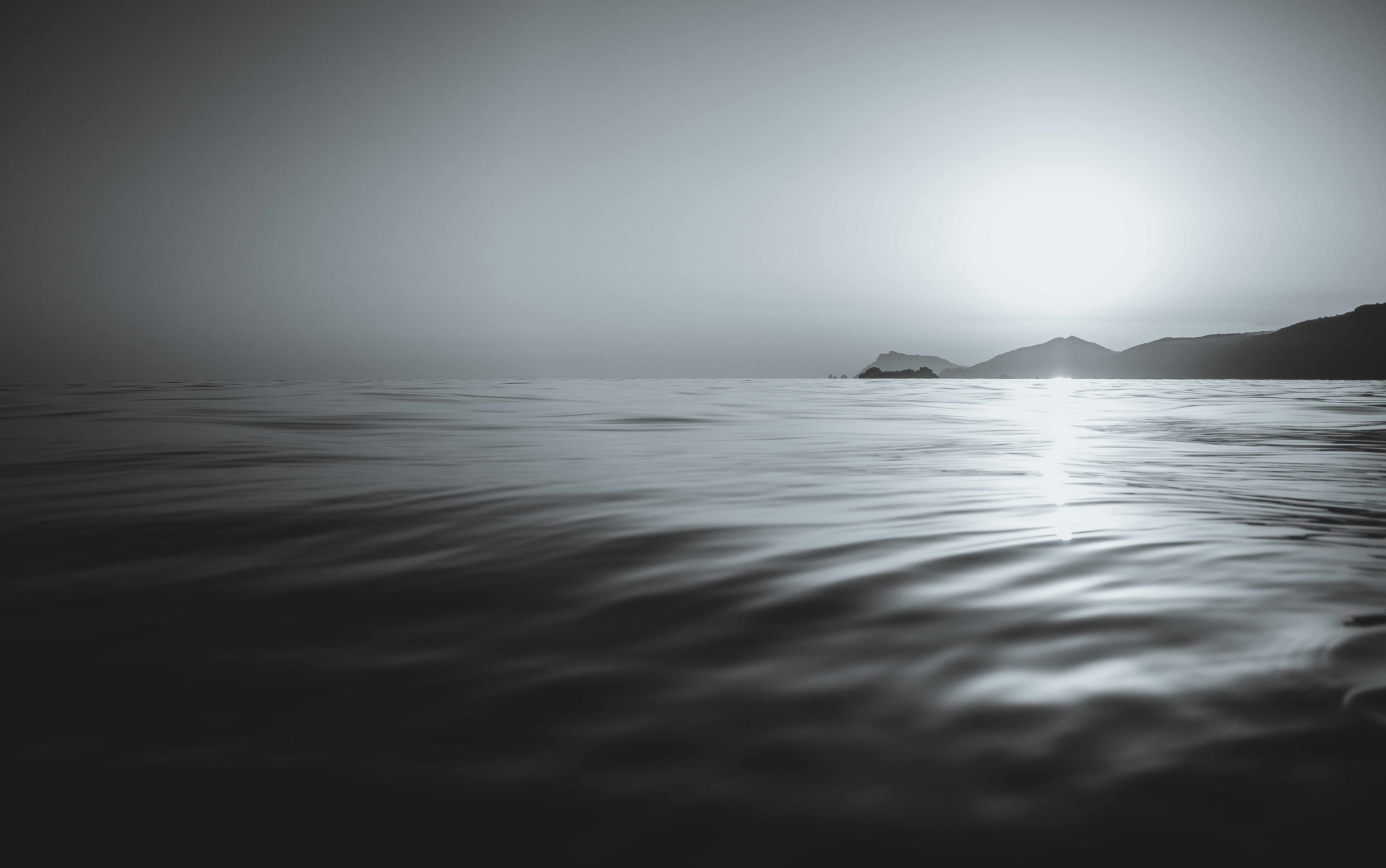 Black And White Calm Coast Islands Sea Sunset Waves - Calm Sea Black And White - HD Wallpaper 